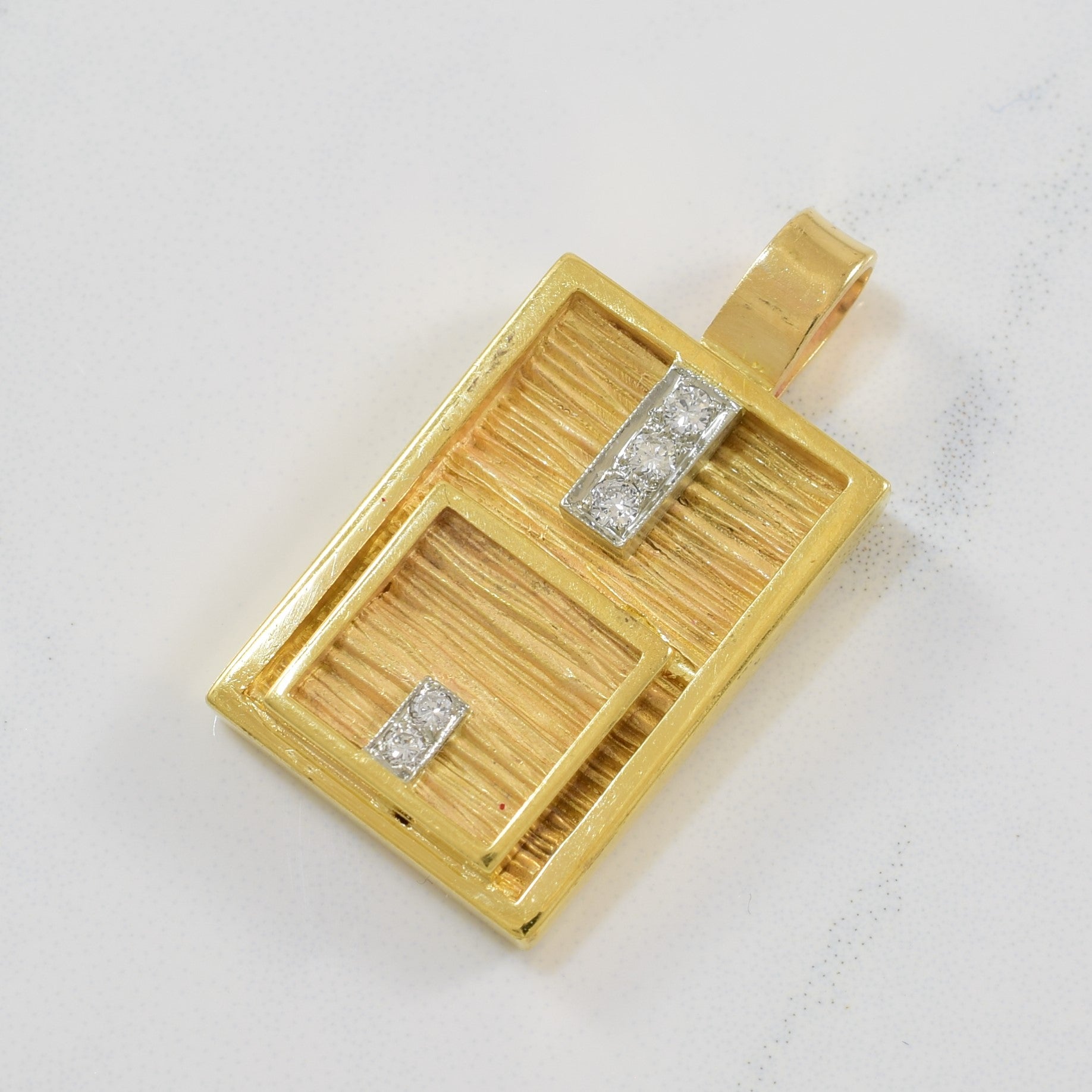 Wood Grain Patterned Diamond Pendant | 0.10ctw |