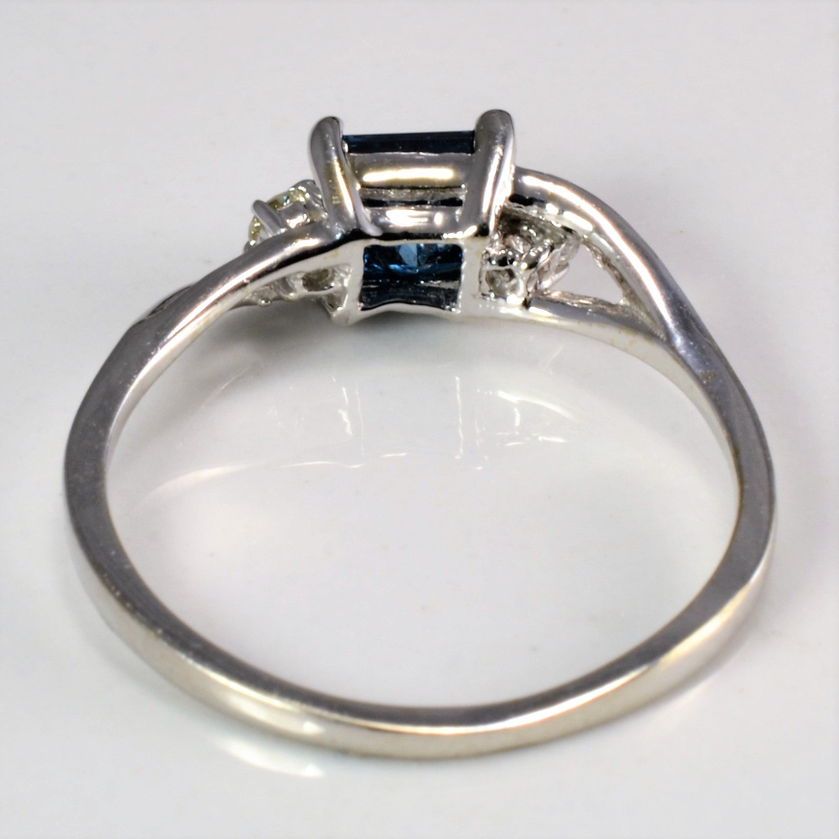 Three Stone Diamond Ladies Ring | 0.81 ctw, SZ 6.25 |