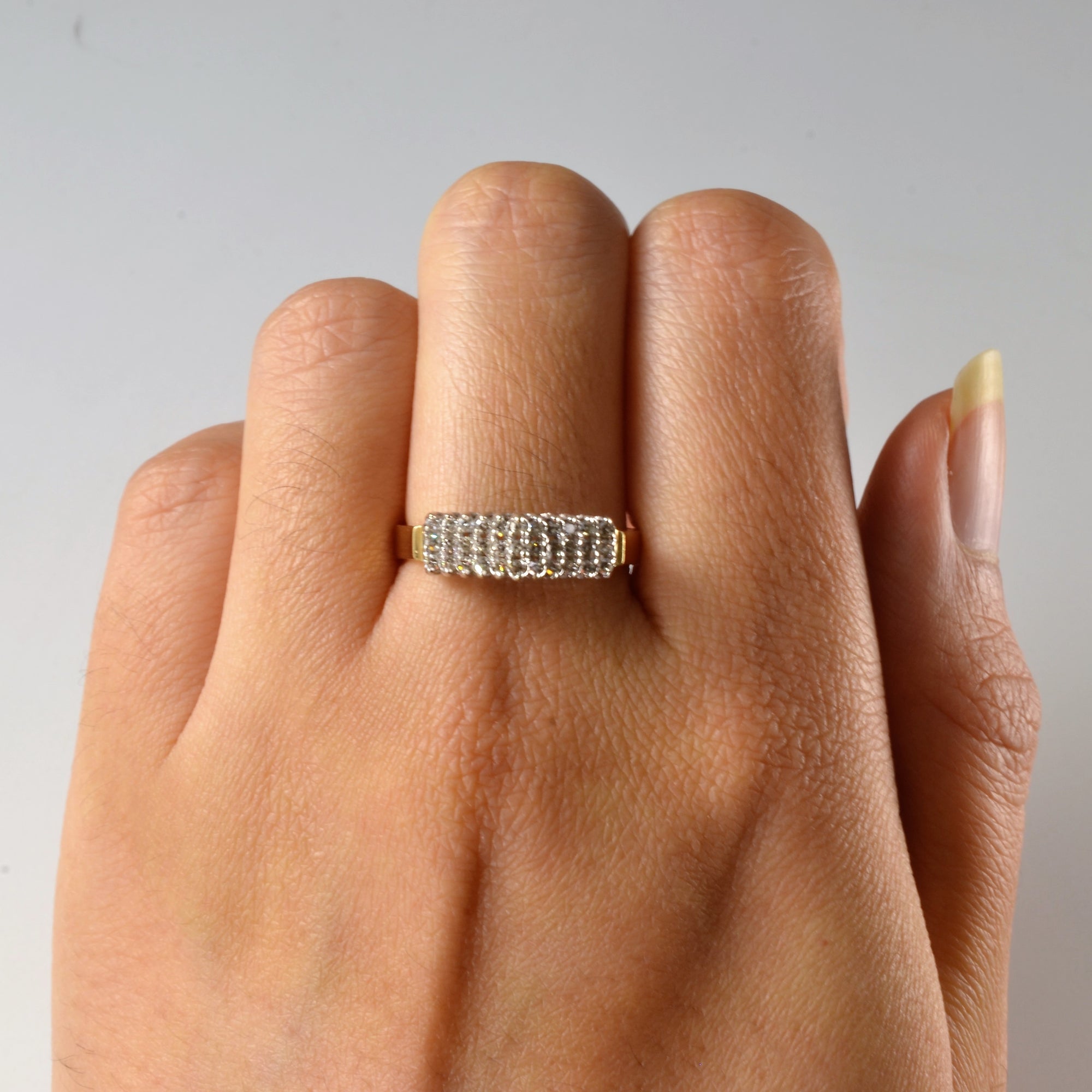 Graduated Diamond Ring | 0.17ctw | SZ 8.5 |