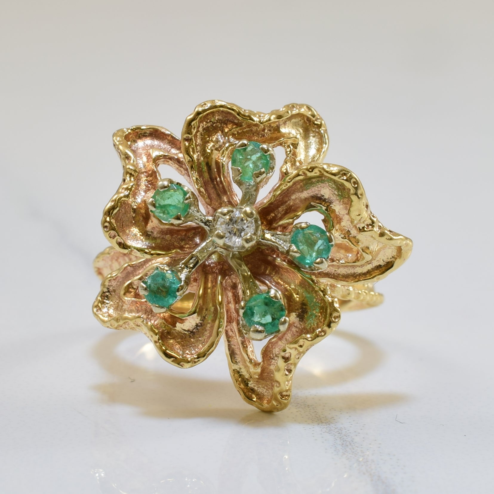 Emerald & Diamond Floral Ring | 0.20ctw, 0.03ct | SZ 5.25 |