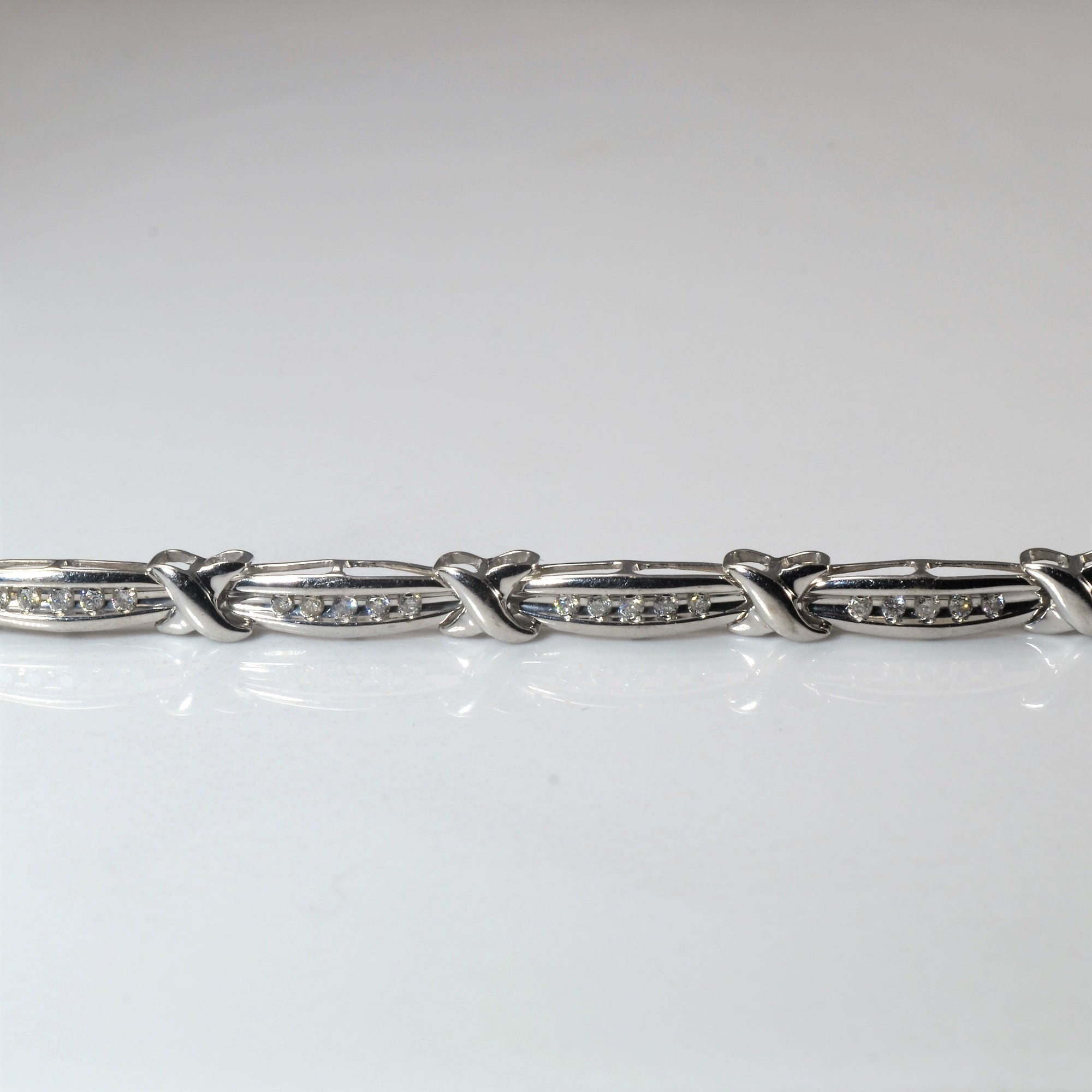 Diamond Crossover Link Bracelet | 0.30ctw | 7.5