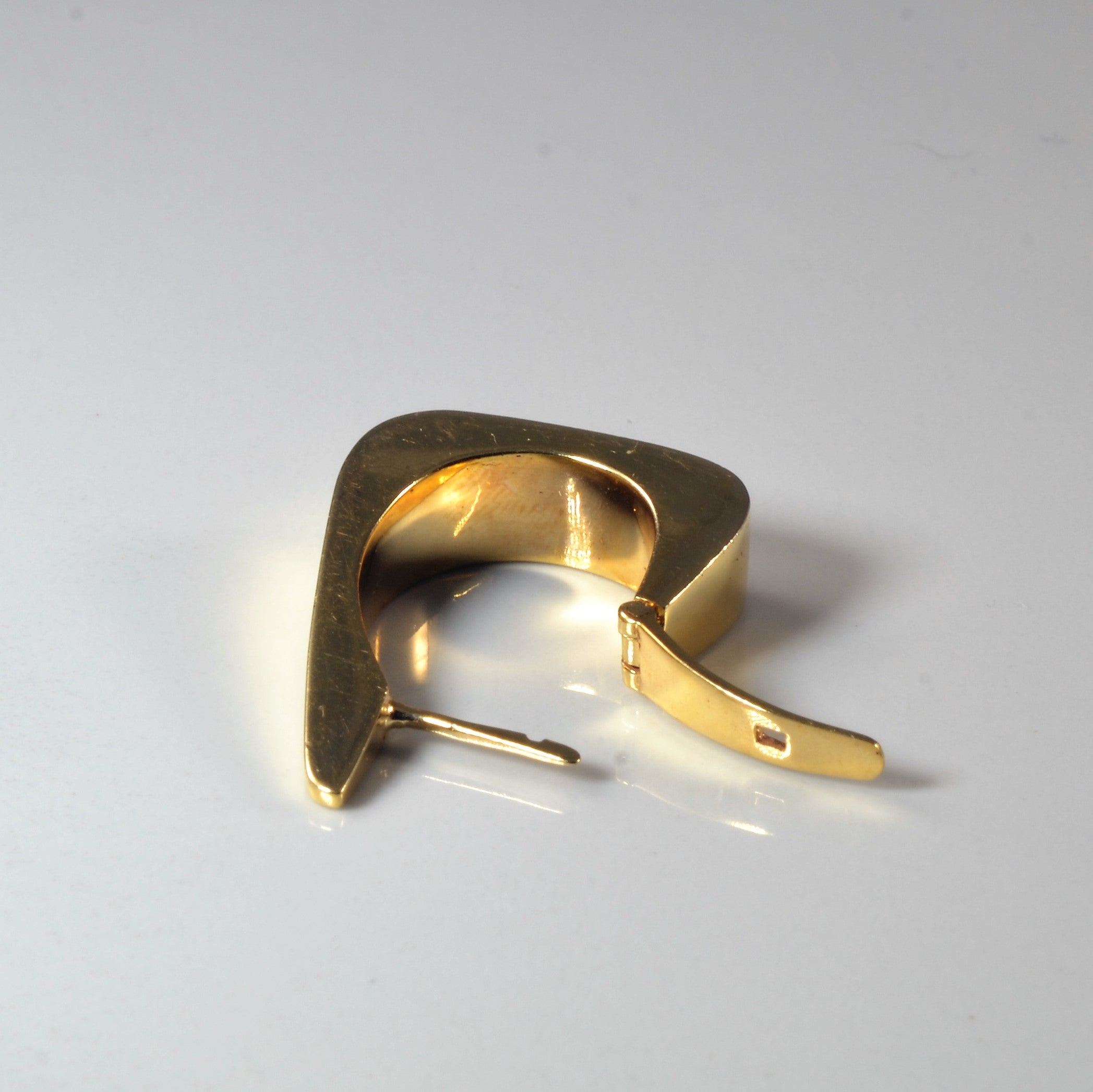Tapered Yellow Gold Hoop Earrings |
