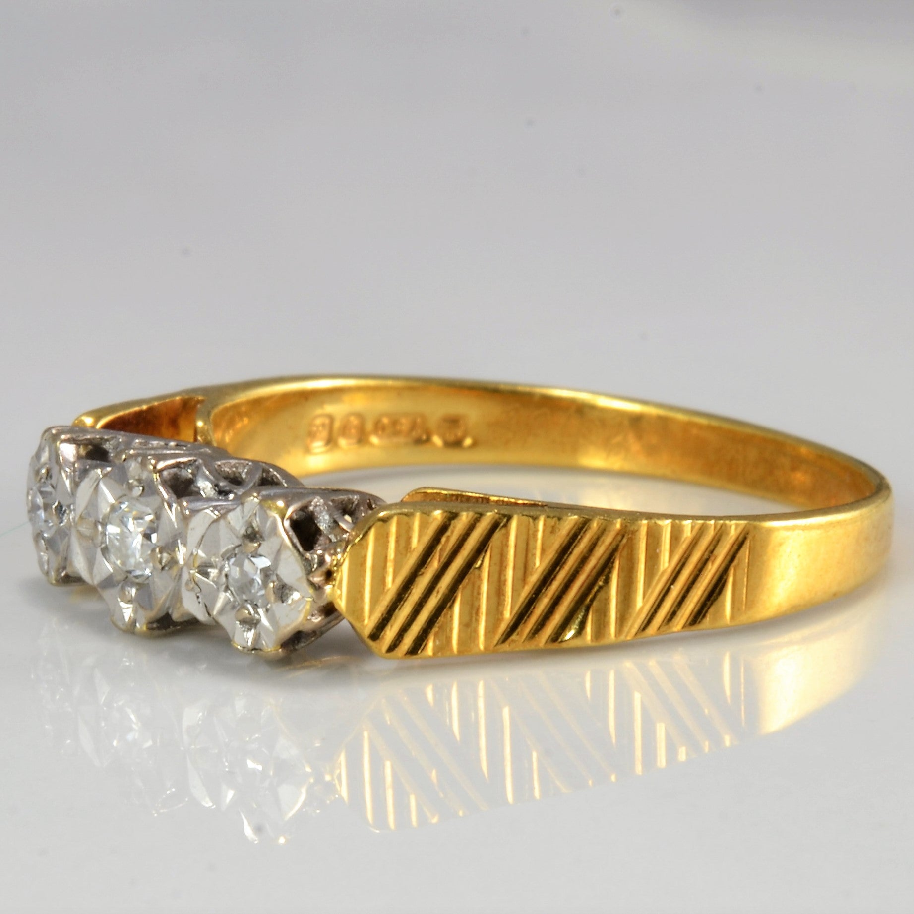 Retro Three Stone Diamond Ring | 0.07 ctw, SZ 6.75 |