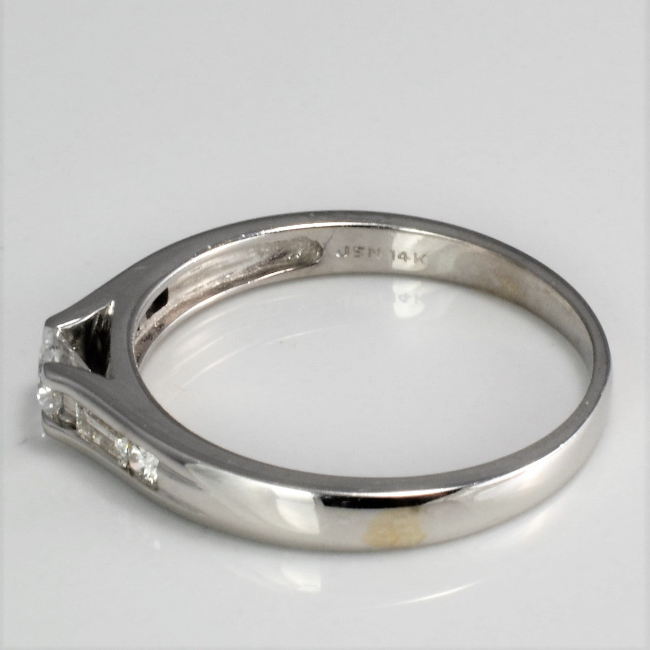 Baguette Detailed Diamond Promise Ring | 0.28ctw | SZ 7.5 |
