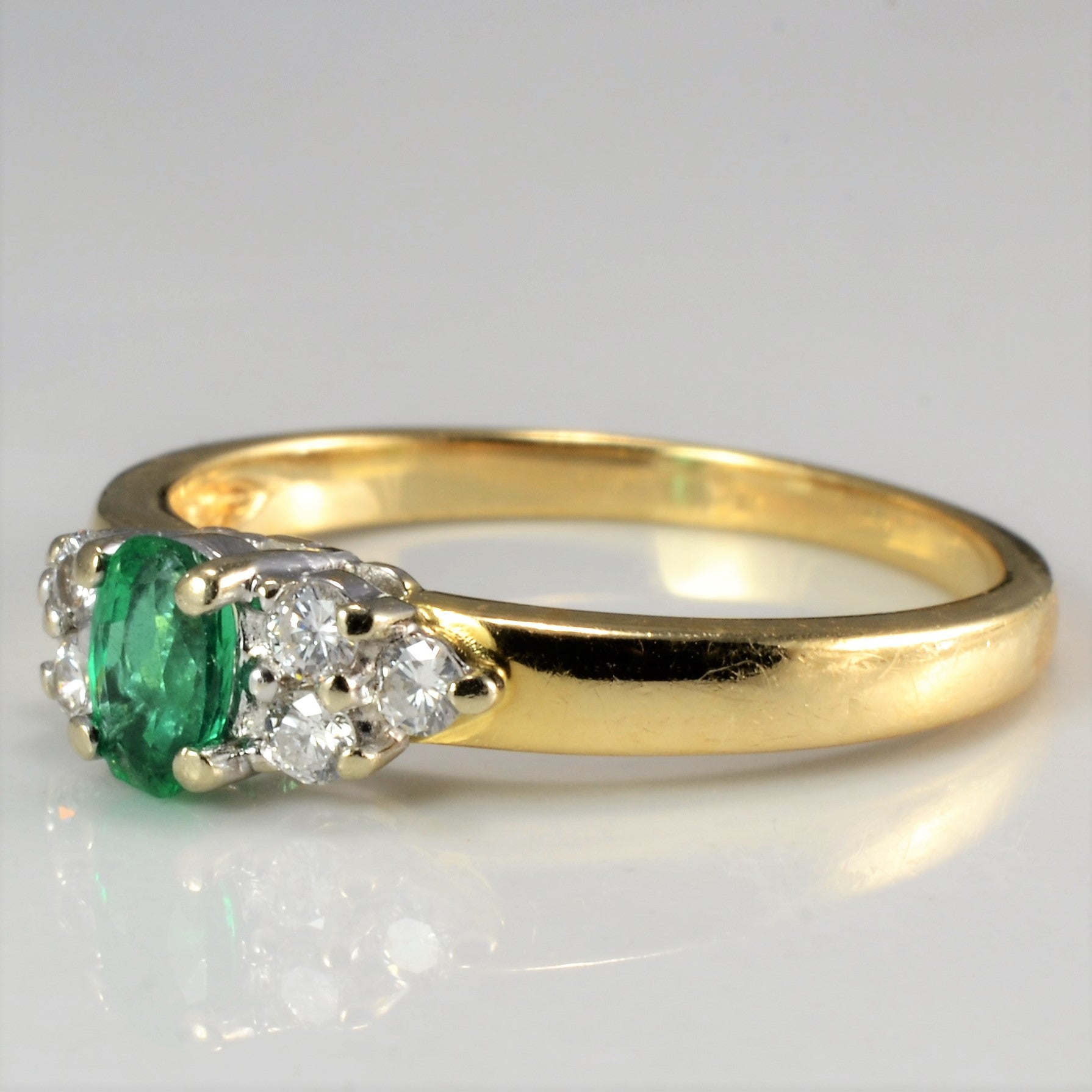 Cluster Diamond & Emerald Ring | 0.13 ctw, SZ 6.25 |