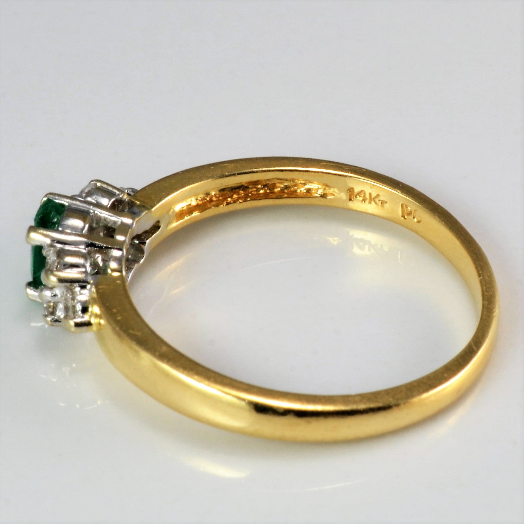 Cluster Diamond & Emerald Ring | 0.13 ctw, SZ 6.25 |