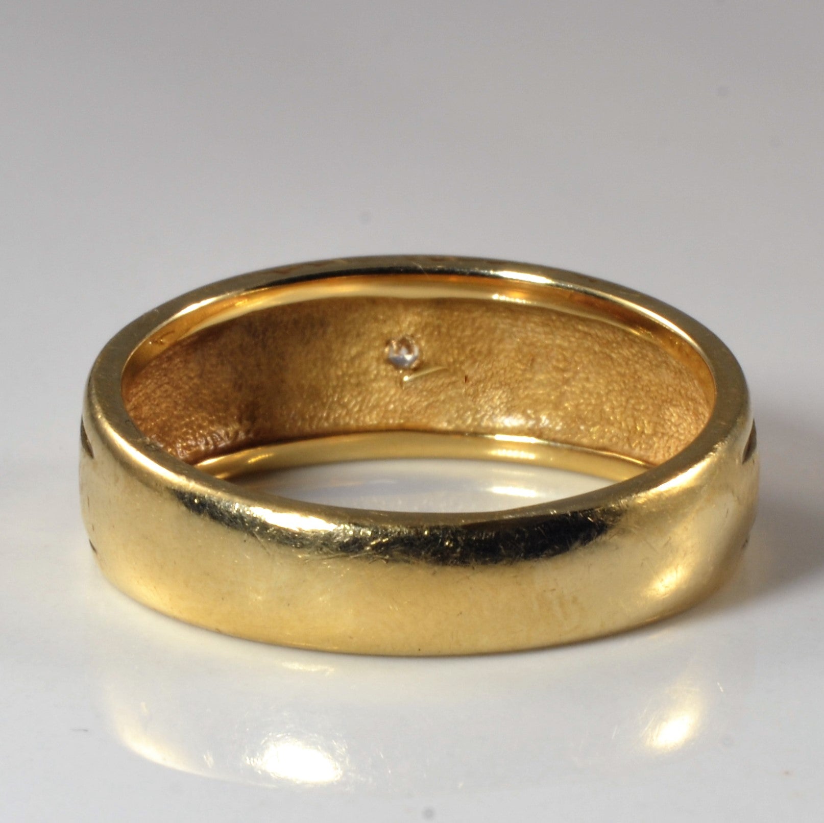 Textured Yellow Gold Diamond Band | 0.03ct | SZ 9.5 |