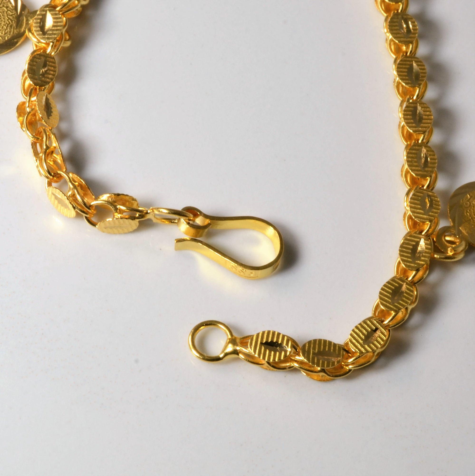 22k Yellow Gold Disc Charm Bracelet | 8