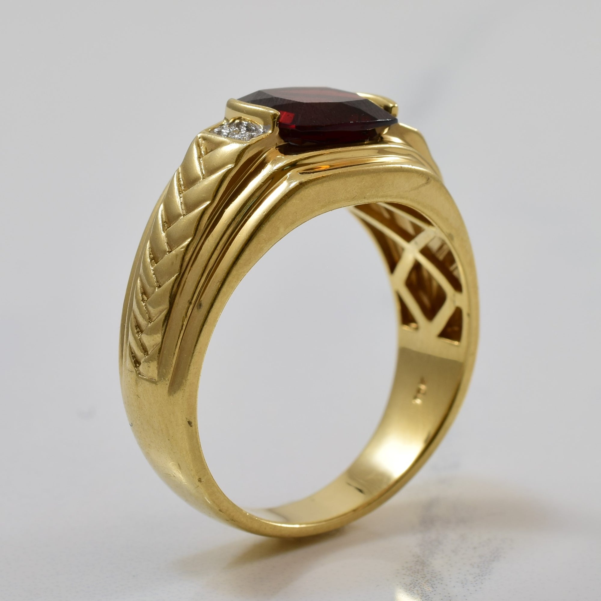 Tapered Garnet & Diamond Ring | 3.70ct, 0.01ctw | SZ 10.75 |