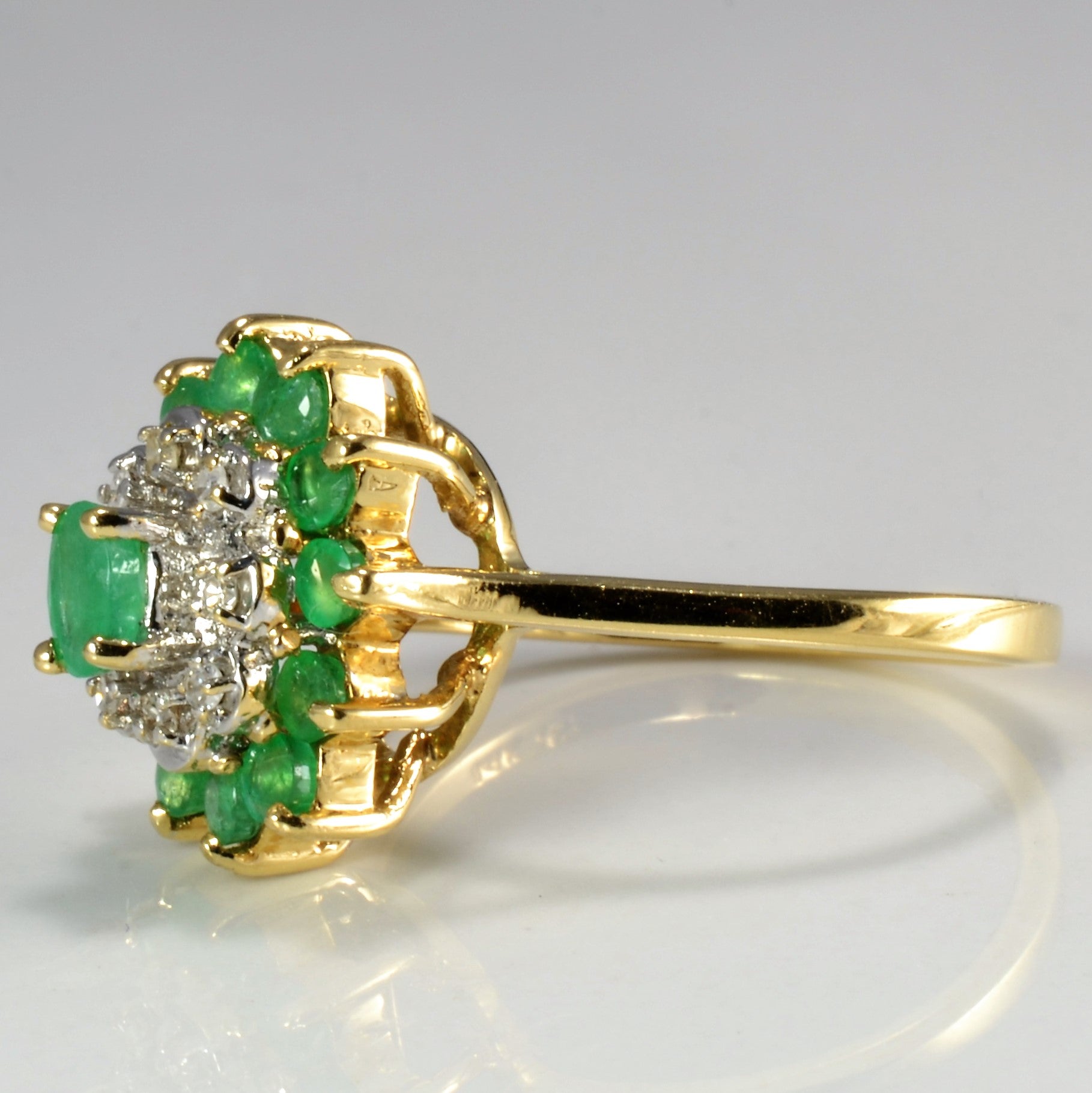 Emerald & Diamond Ladies Cocktail Ring | 0.06 ctw, SZ 6 |