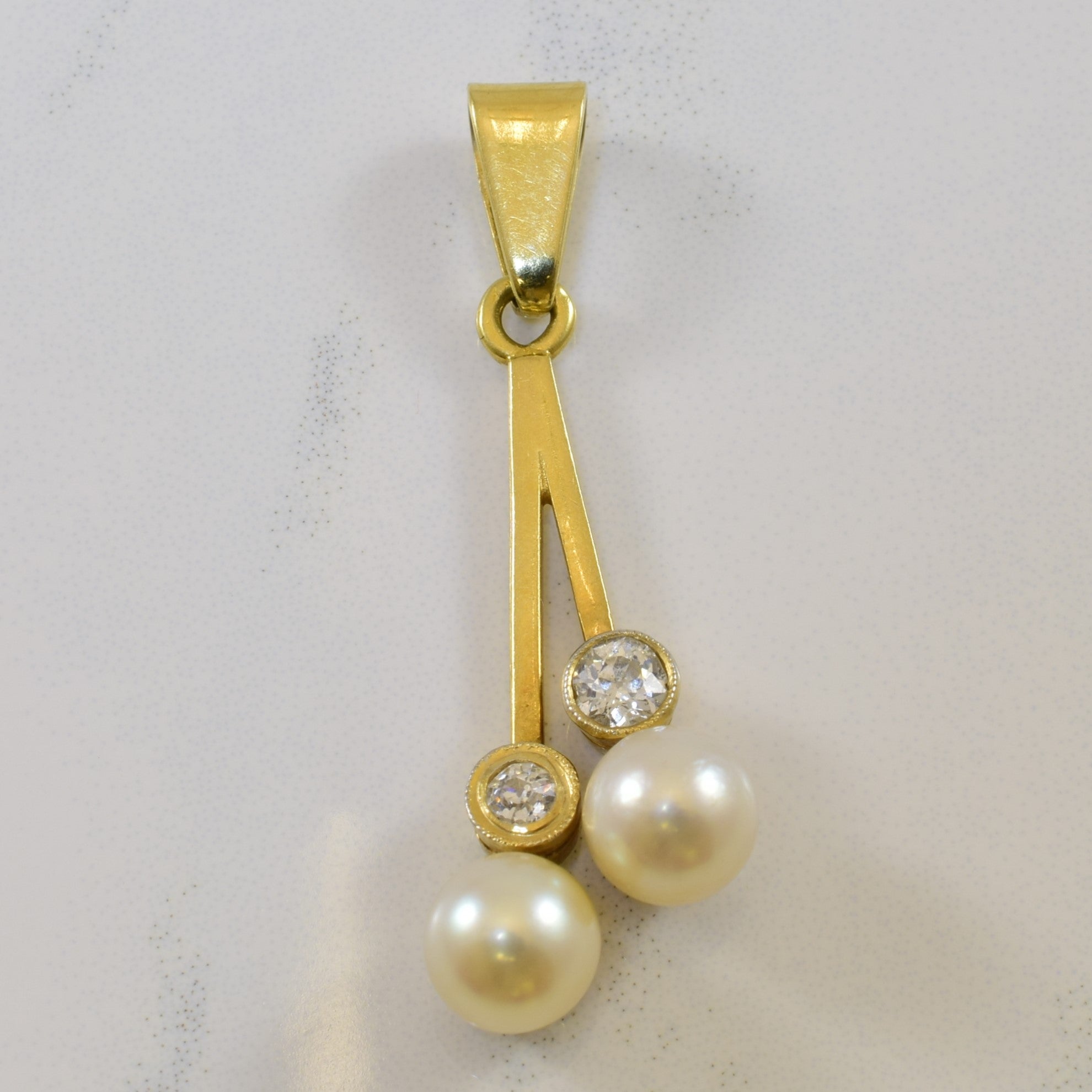 Pendentif goutte en perle et diamant | 3,20 ct, 0,16 ct | 