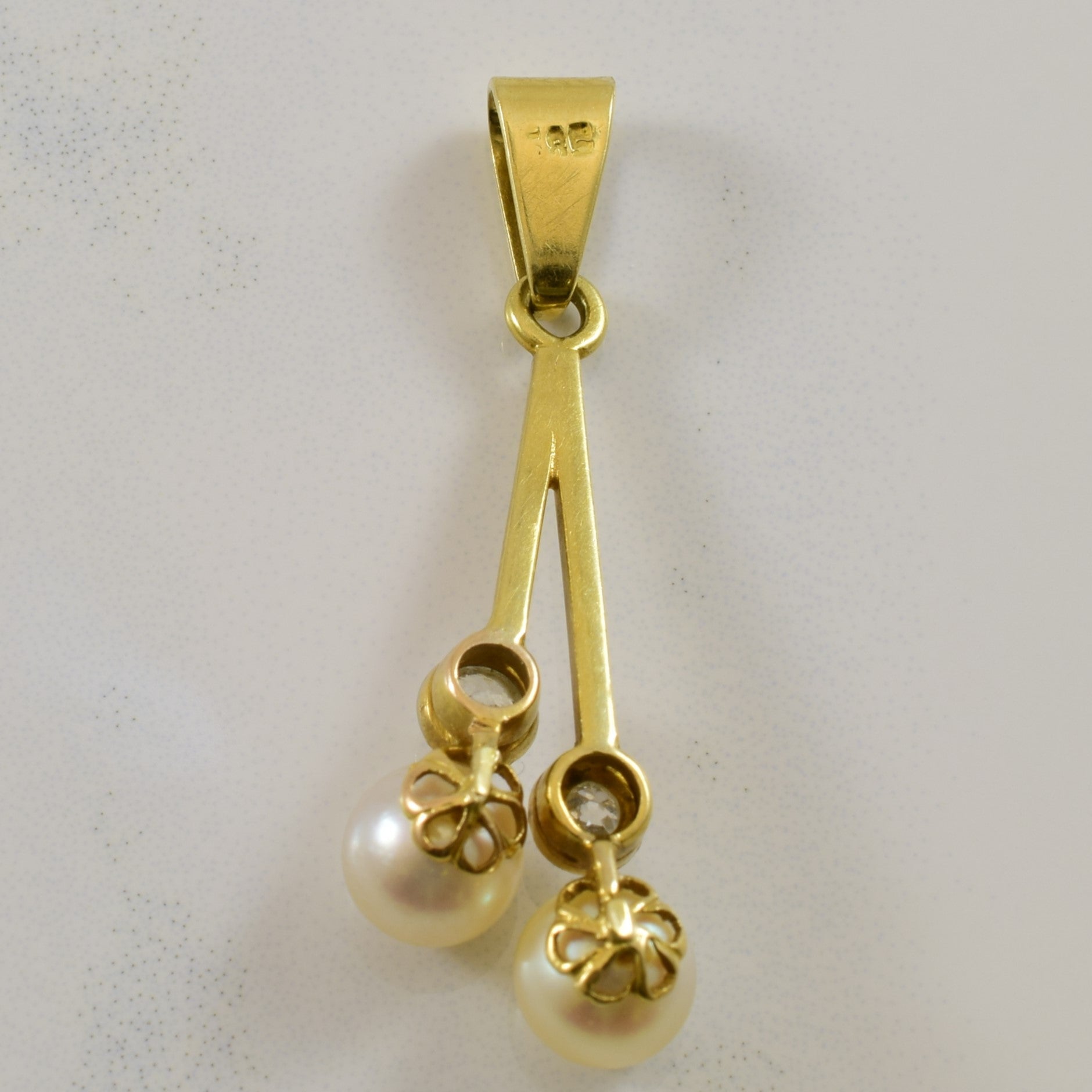 Pendentif goutte en perle et diamant | 3,20 ct, 0,16 ct | 