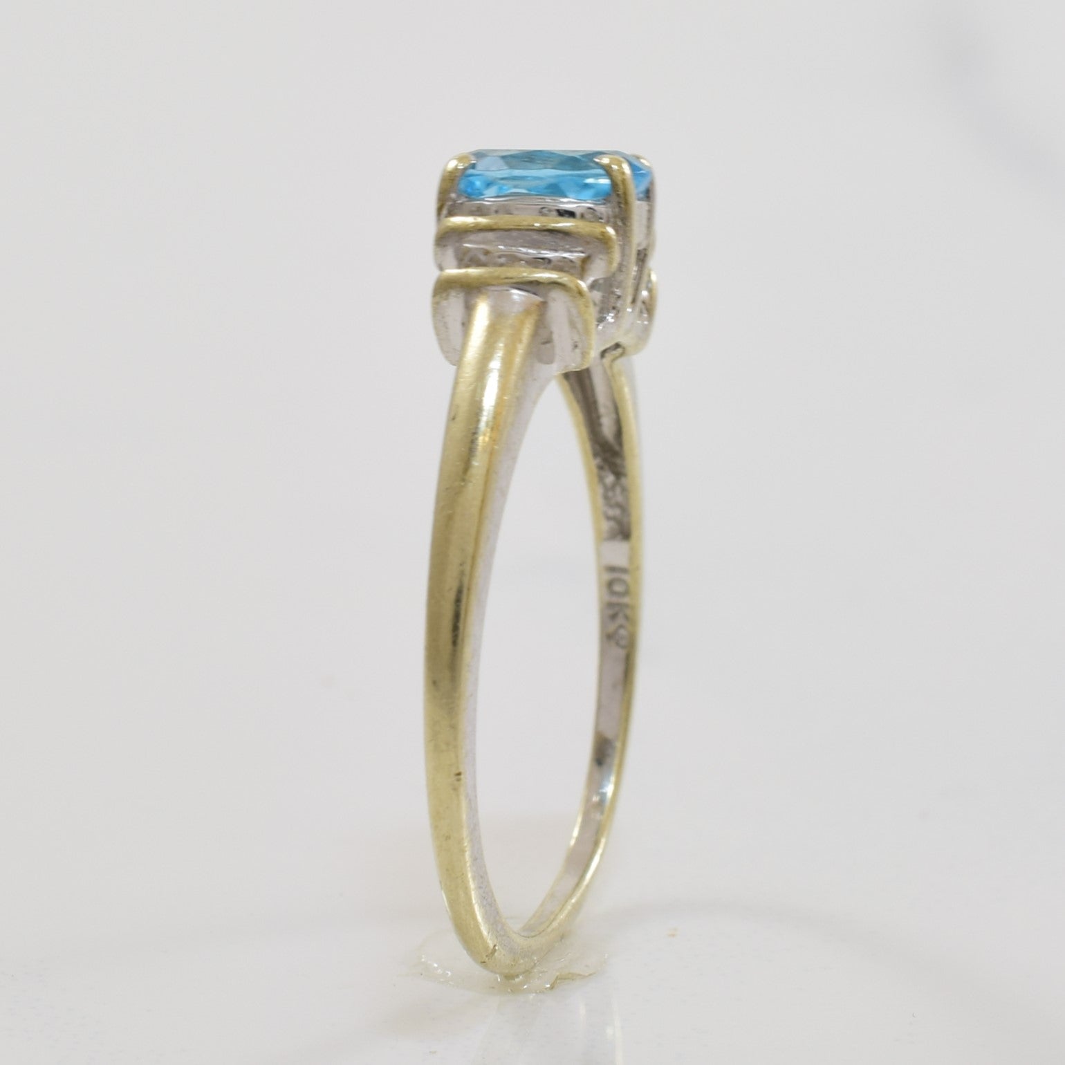 Oval Blue Topaz & Diamond Ring | 0.56ct, 0.07ctw | SZ 6.75 |