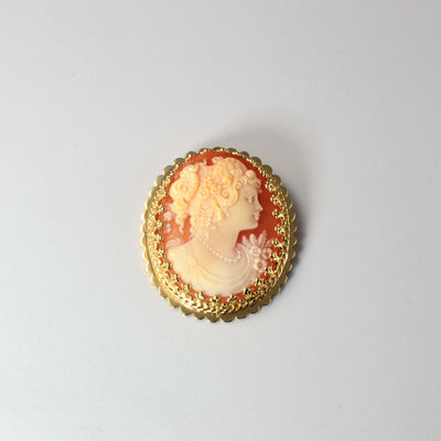 Ornate Bezel Set Cameo Pendant |