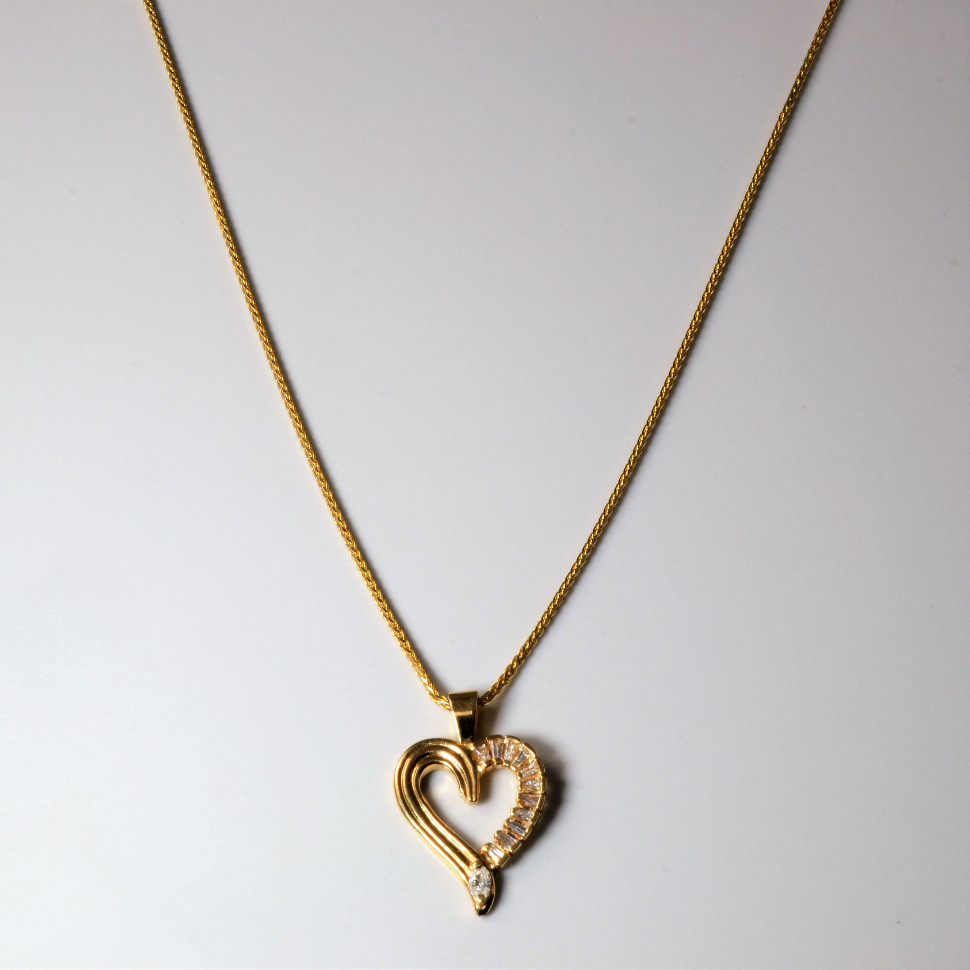 Mixed Cut Diamond Heart Necklace | 0.23ctw | 20