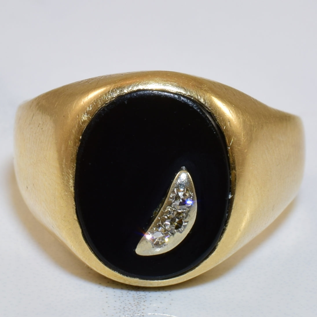 Onyx & Diamond Ring | 3.00ct, 0.03ctw | SZ 7.5 |