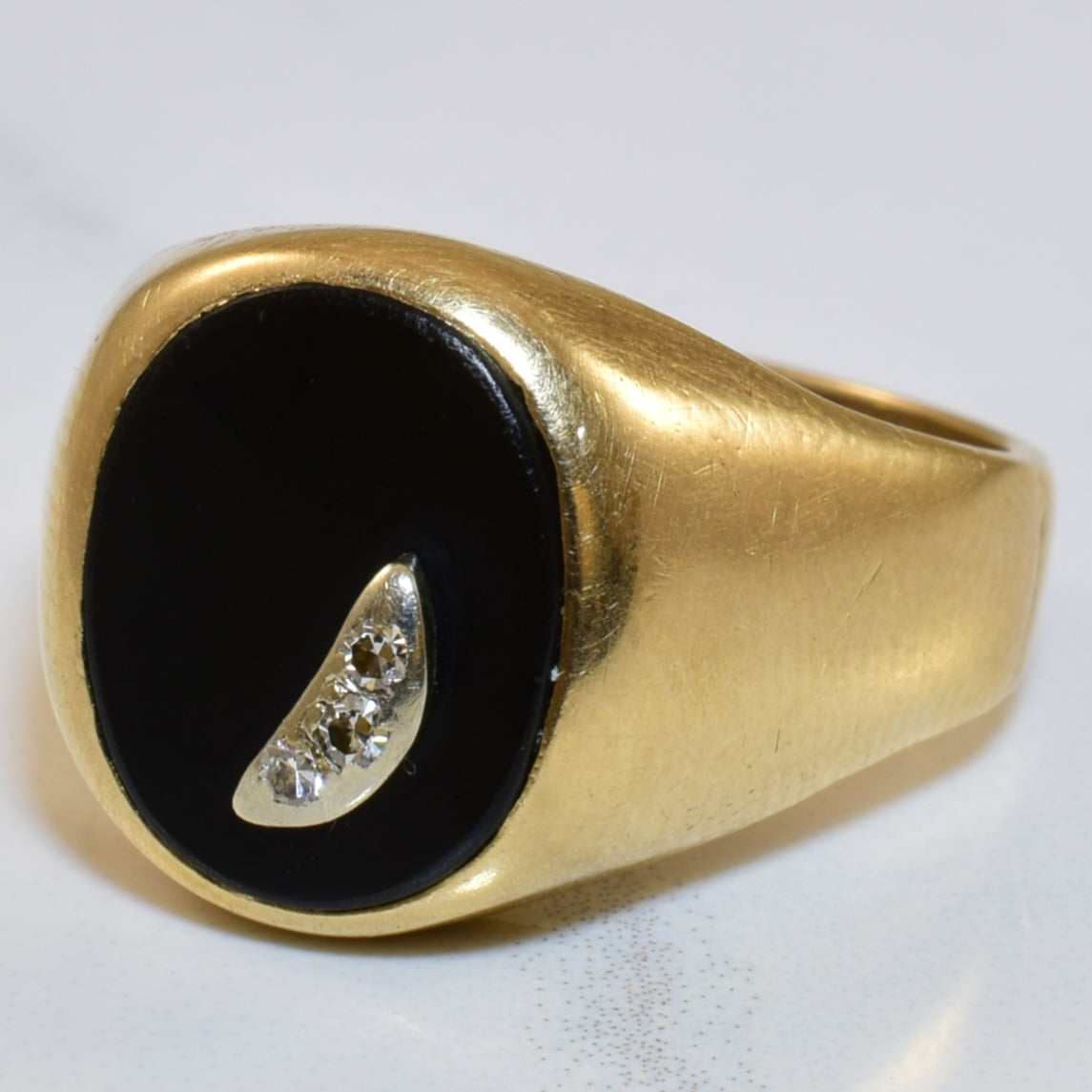 Onyx & Diamond Ring | 3.00ct, 0.03ctw | SZ 7.5 |