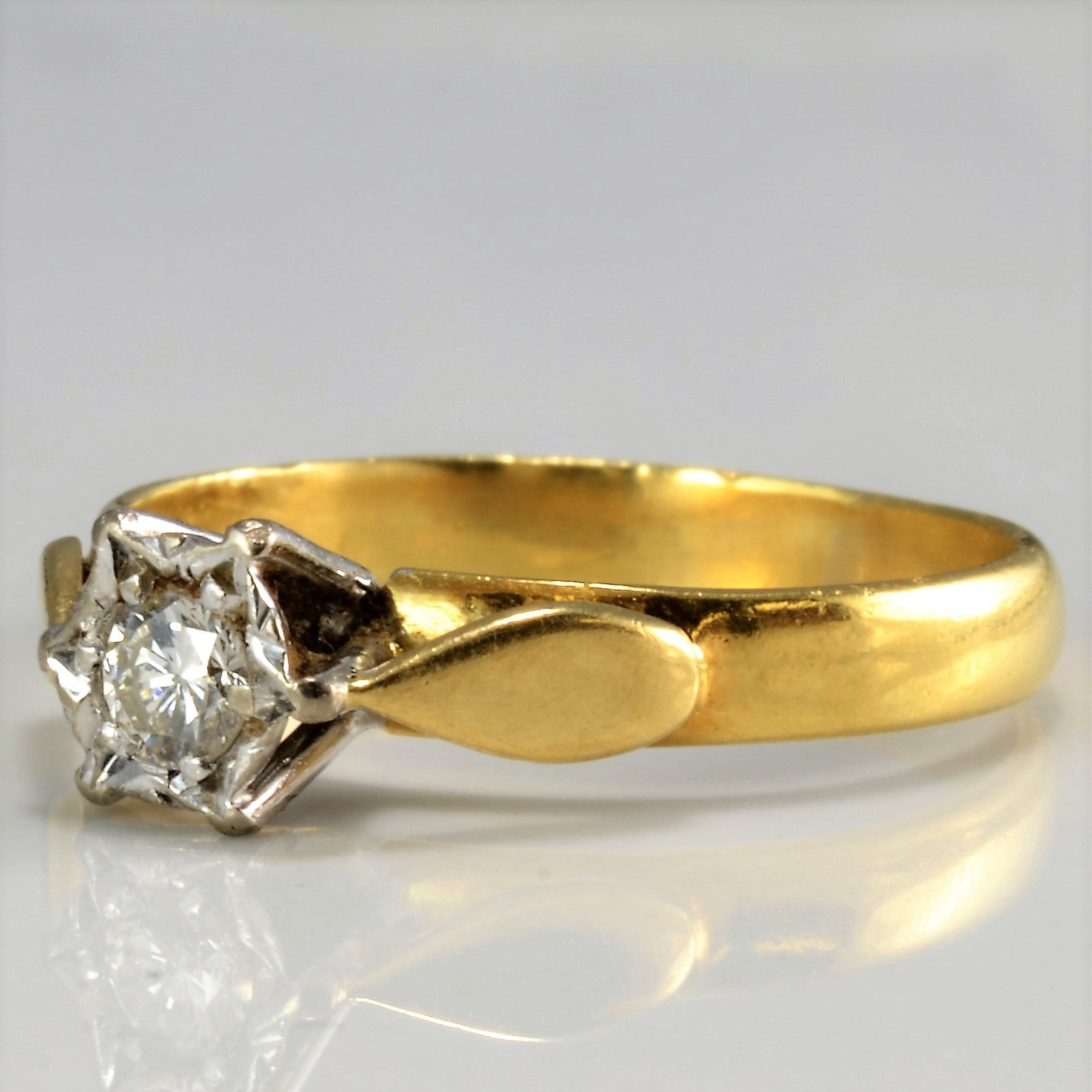 Vintage Solitaire Diamond Engagement Ring | 0.12 ct, SZ 5.75|