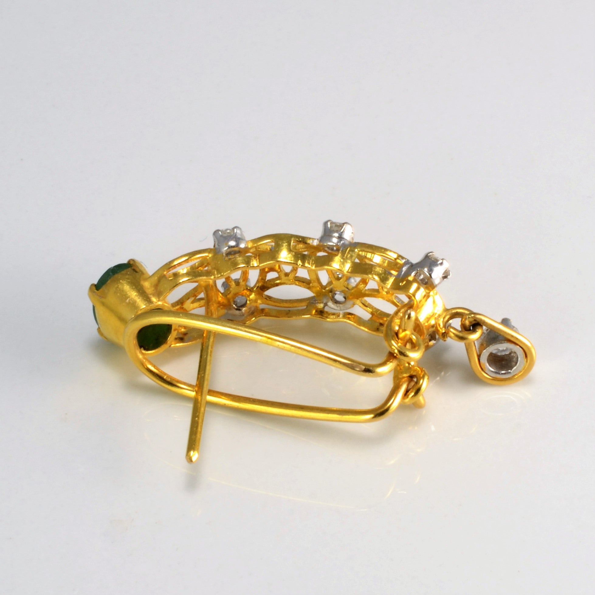 Boucles d'oreilles clips pour femme en filigrane d'émeraudes et de diamants | 0,65 ctw | 