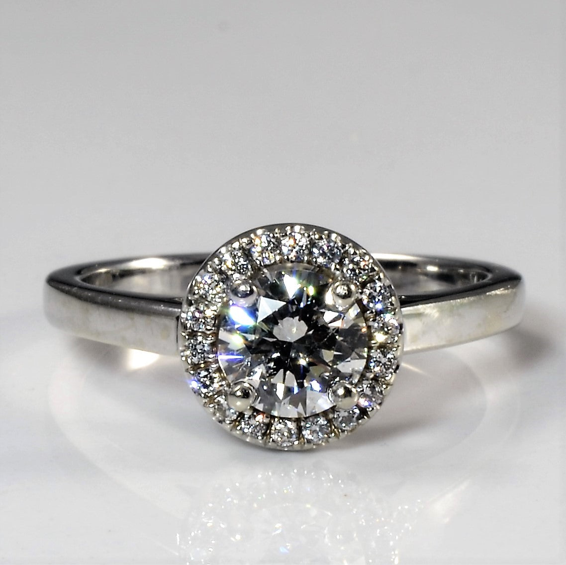 Classic Halo Diamond Engagement Ring | 0.92ctw | SZ 6.25 |