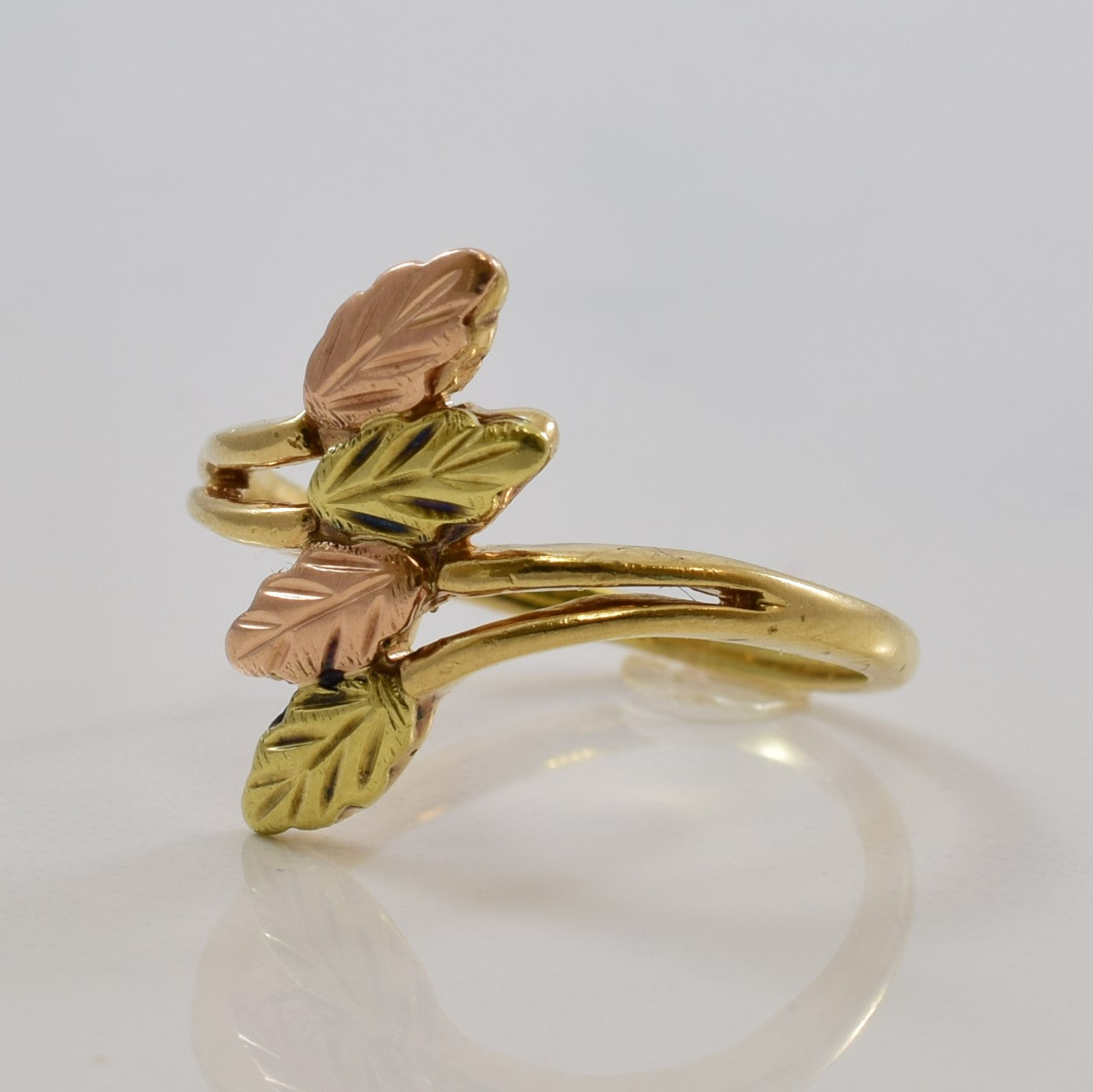 Two Tone Leaf Bypass Ring | SZ 6.5 |