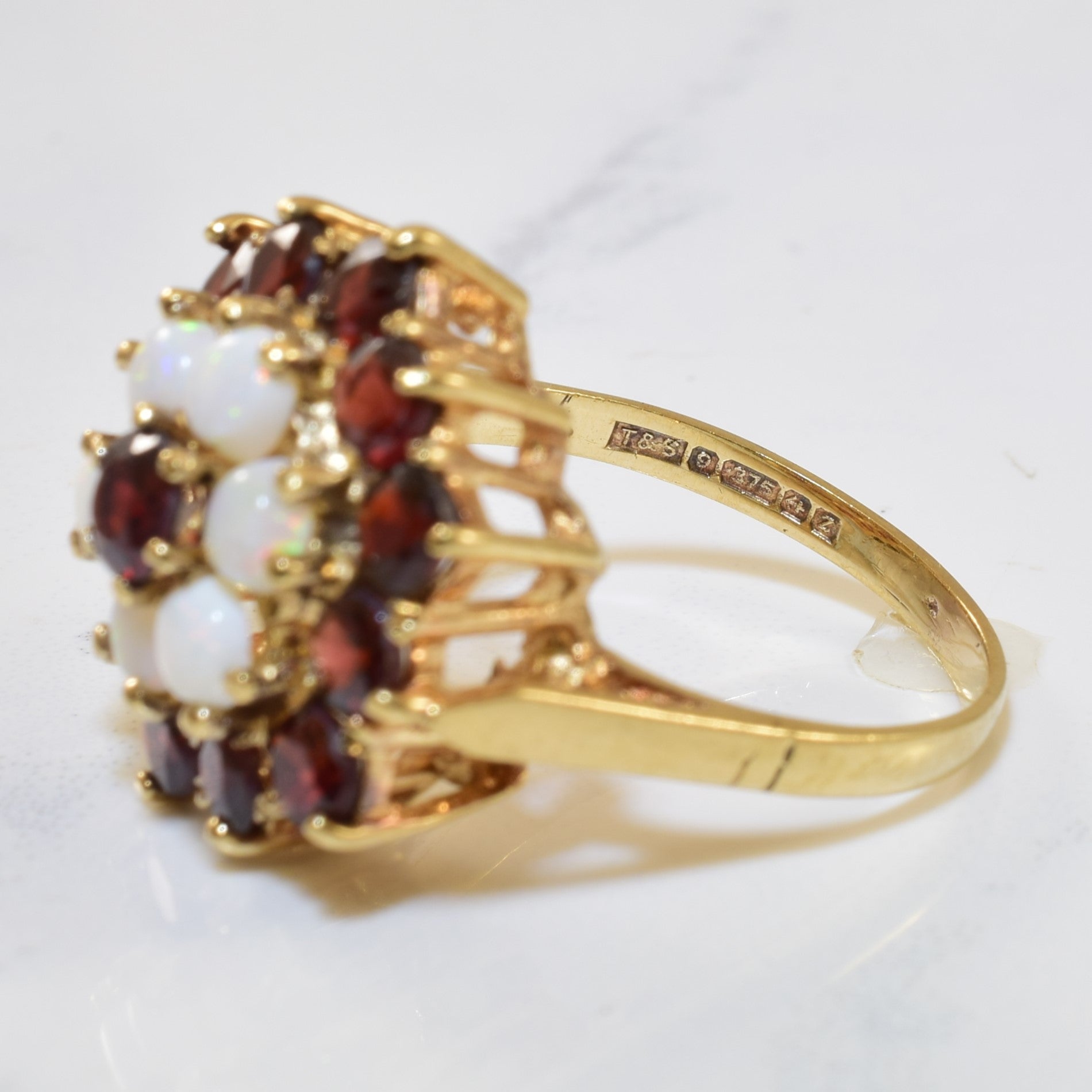 Bague cocktail en opale et grenat | 0,72 ct, 3,00 ct | Taille 8 | 