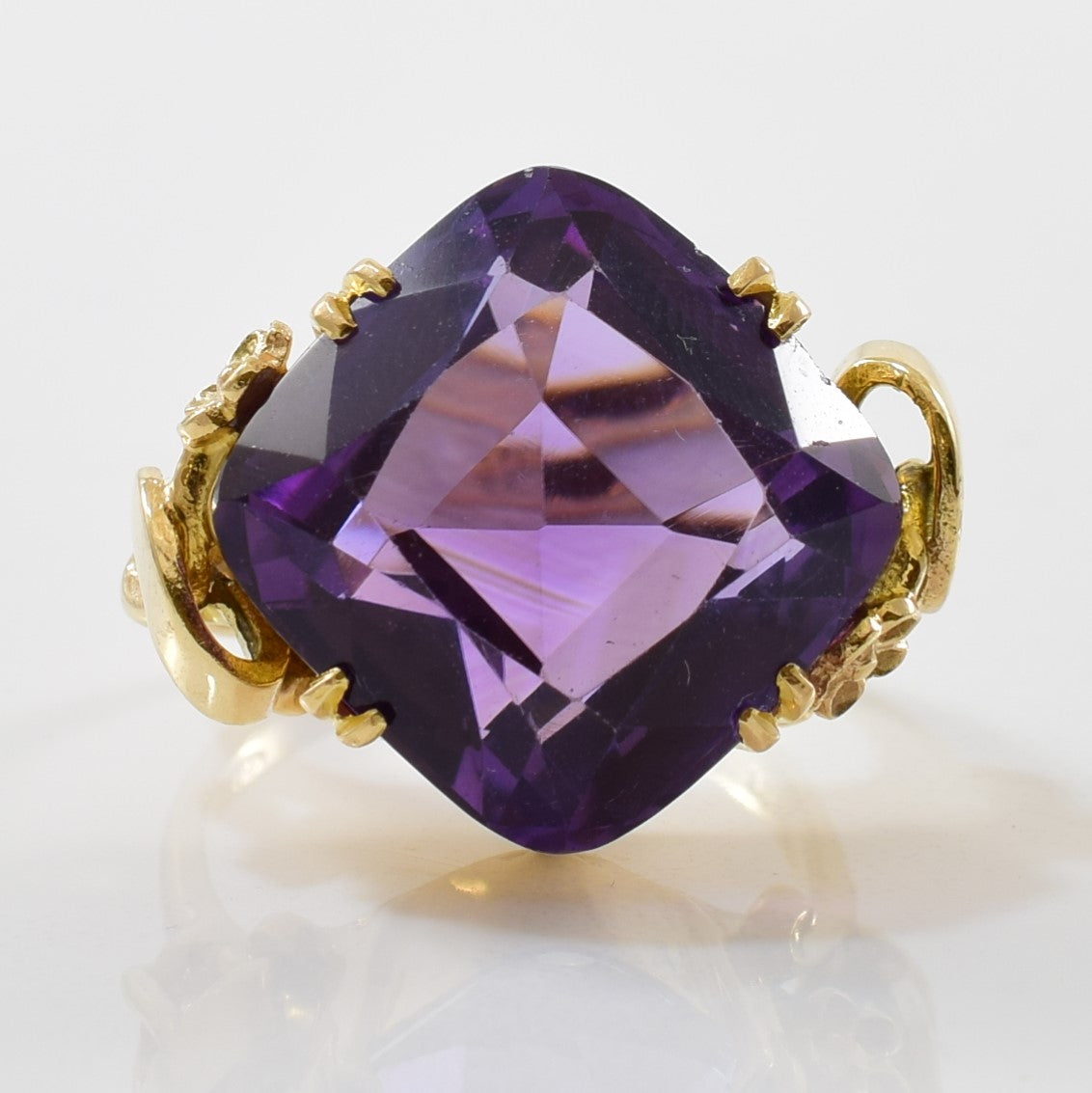 Amethyst Ring With Floral Details | 14.00ct | SZ 4.25 |