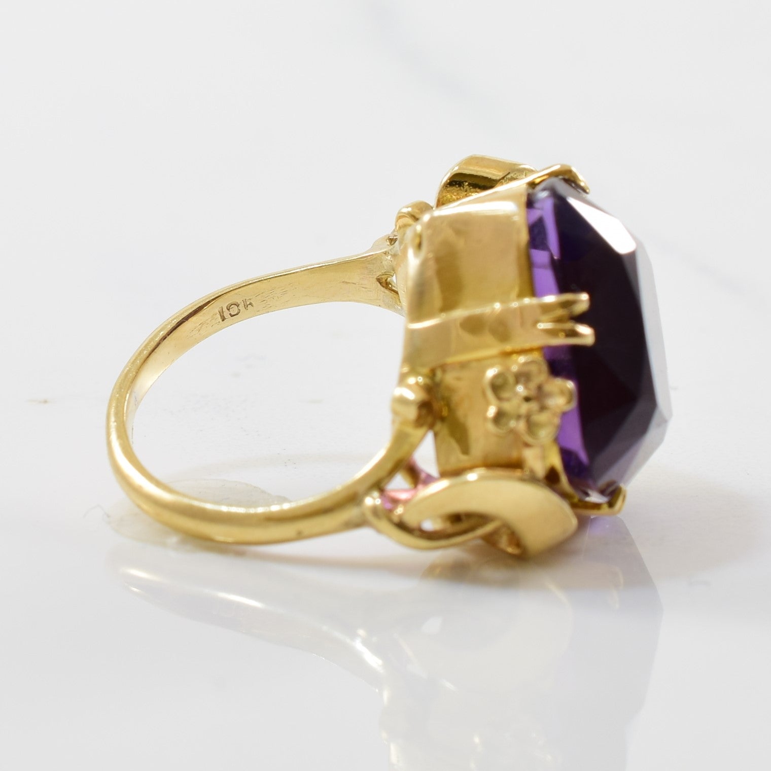 Amethyst Ring With Floral Details | 14.00ct | SZ 4.25 |