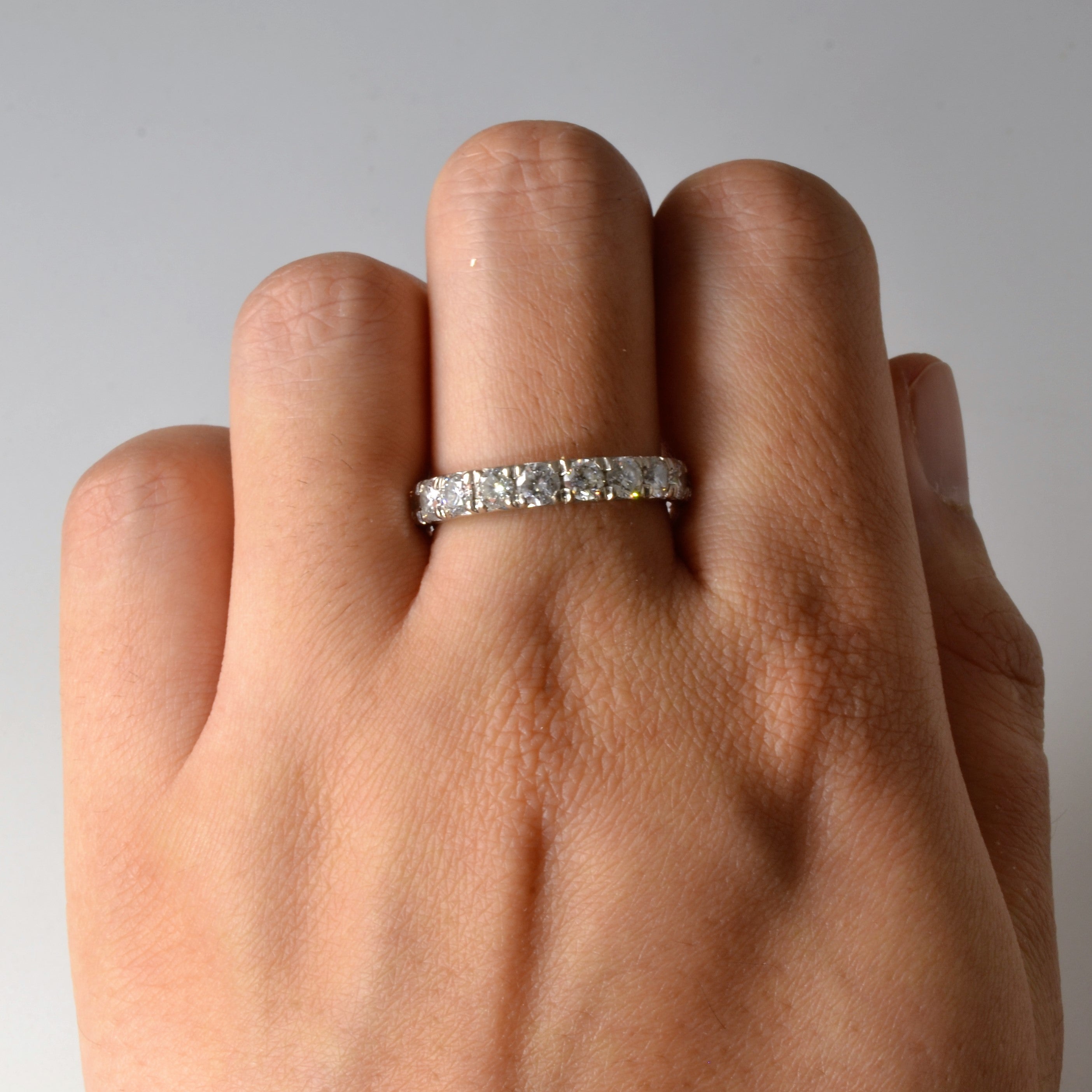 Alliance trois quarts sertie de diamants pavés | 2,00 ct | Taille 8 | 