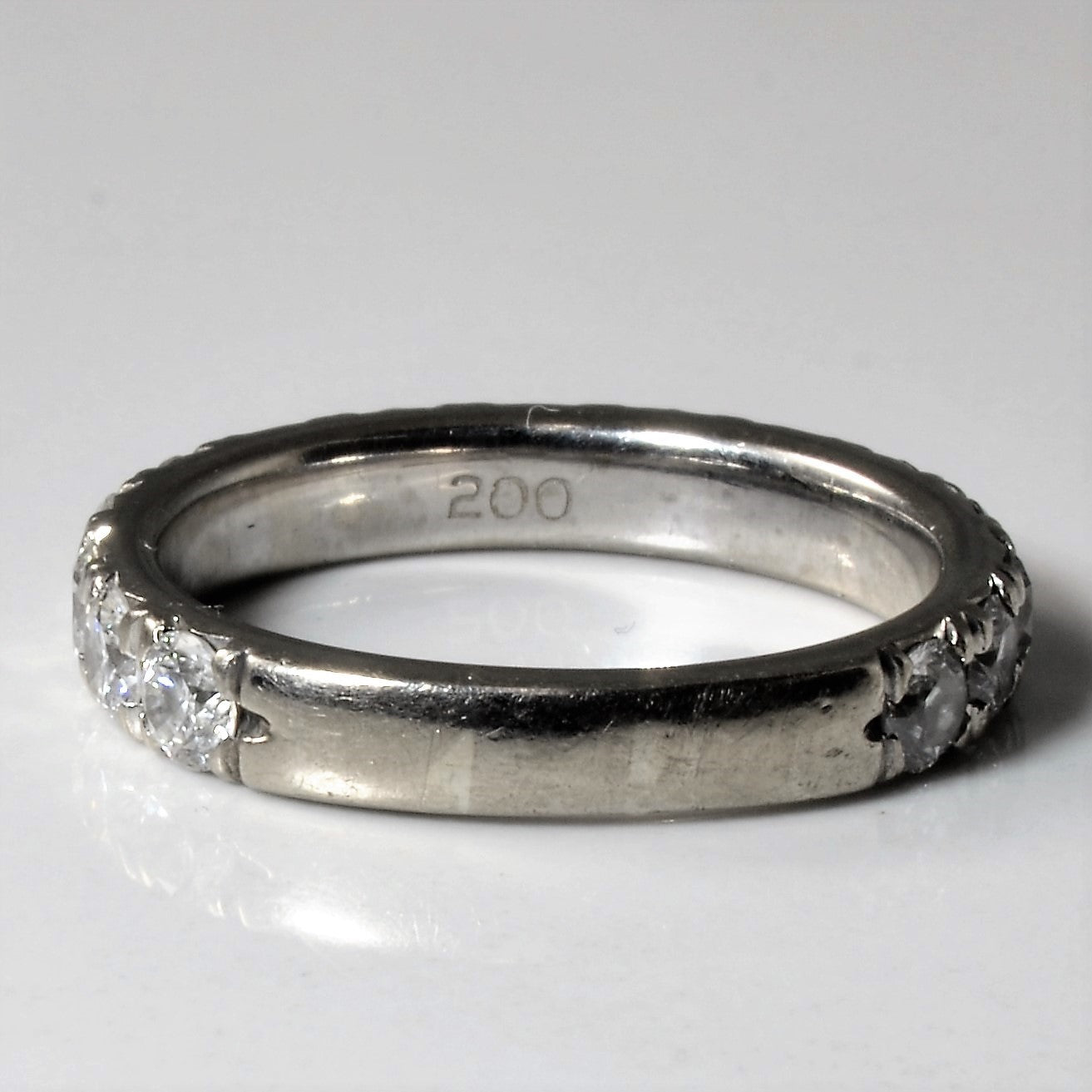 Alliance trois quarts sertie de diamants pavés | 2,00 ct | Taille 8 | 