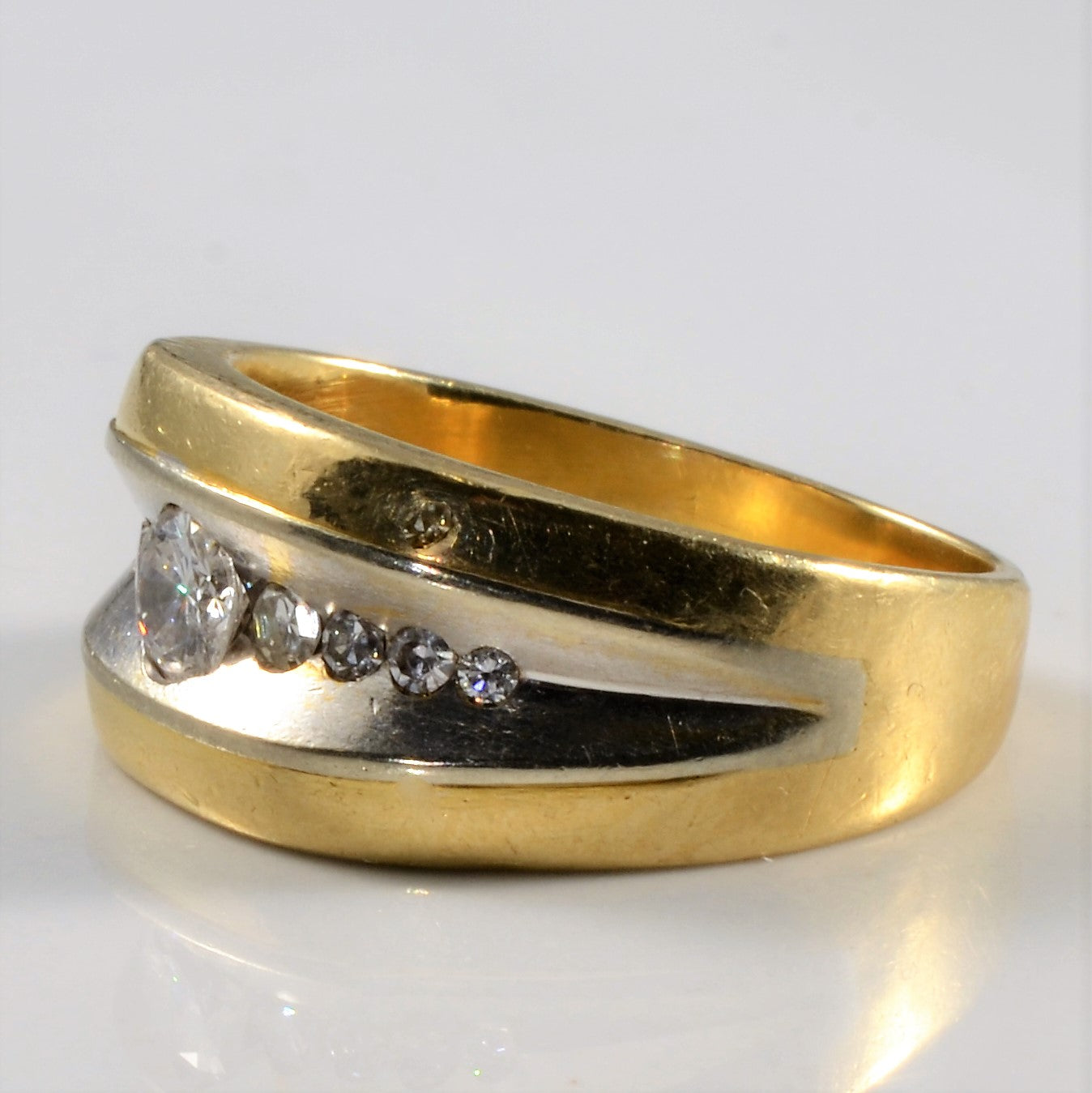 Two Tone Flush Set Gradient Diamond Ring | 0.40ctw | SZ 8 |