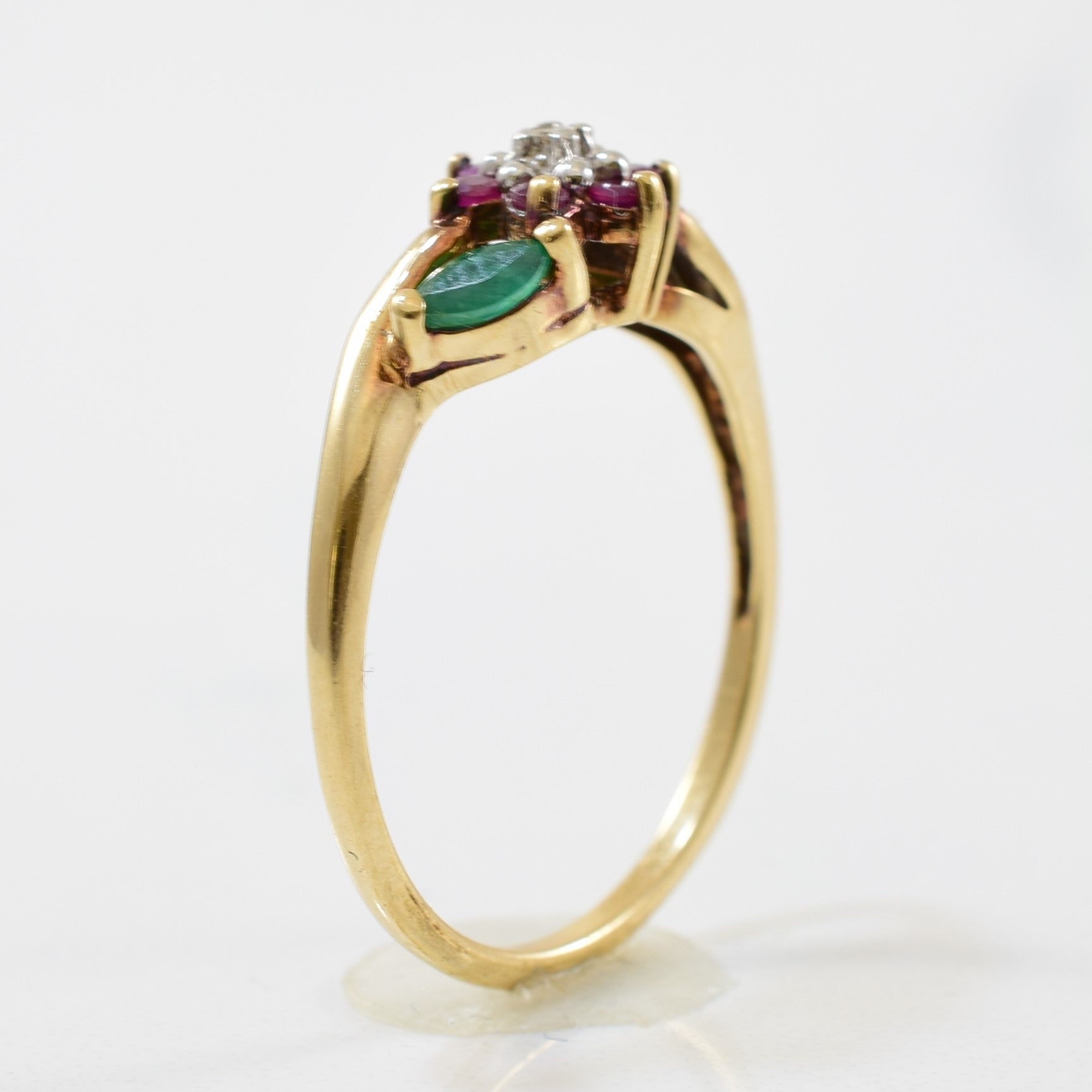 Floral Ruby & Emerald Ring | 0.01ctw, 0.10ctw, 0.17ctw | SZ 7 |