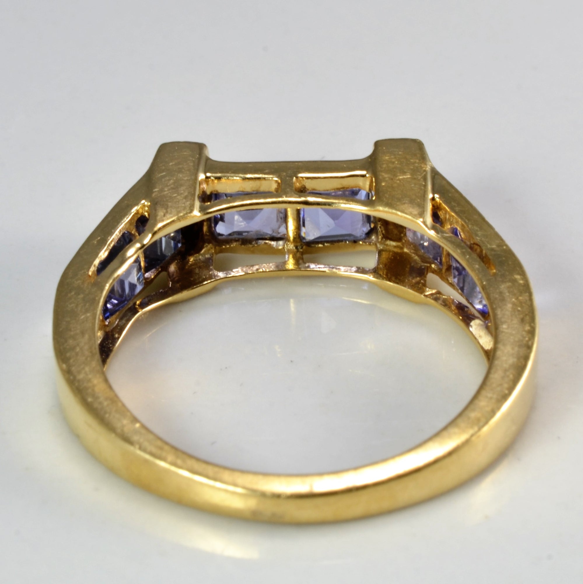 High Set Tanzanite & Diamond Ladies Fancy Ring | 0.04 ctw, SZ 6 |