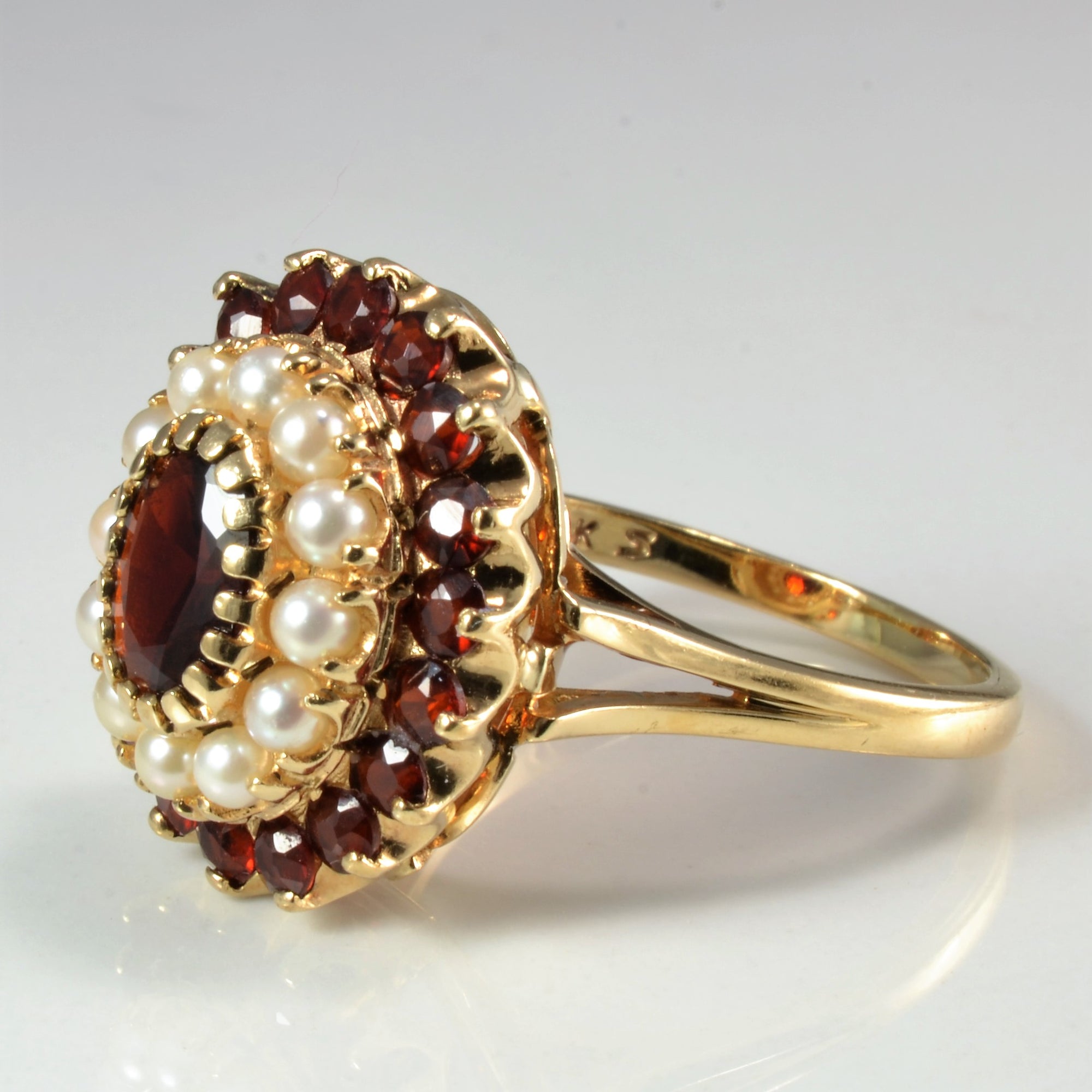 Cluster Set Garnet & Pearl Ring | SZ 9 |