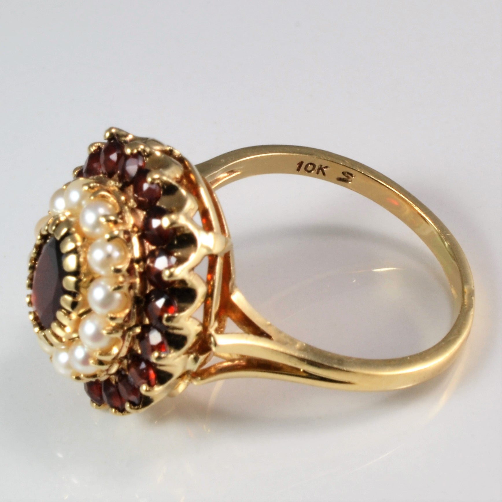 Cluster Set Garnet & Pearl Ring | SZ 9 |