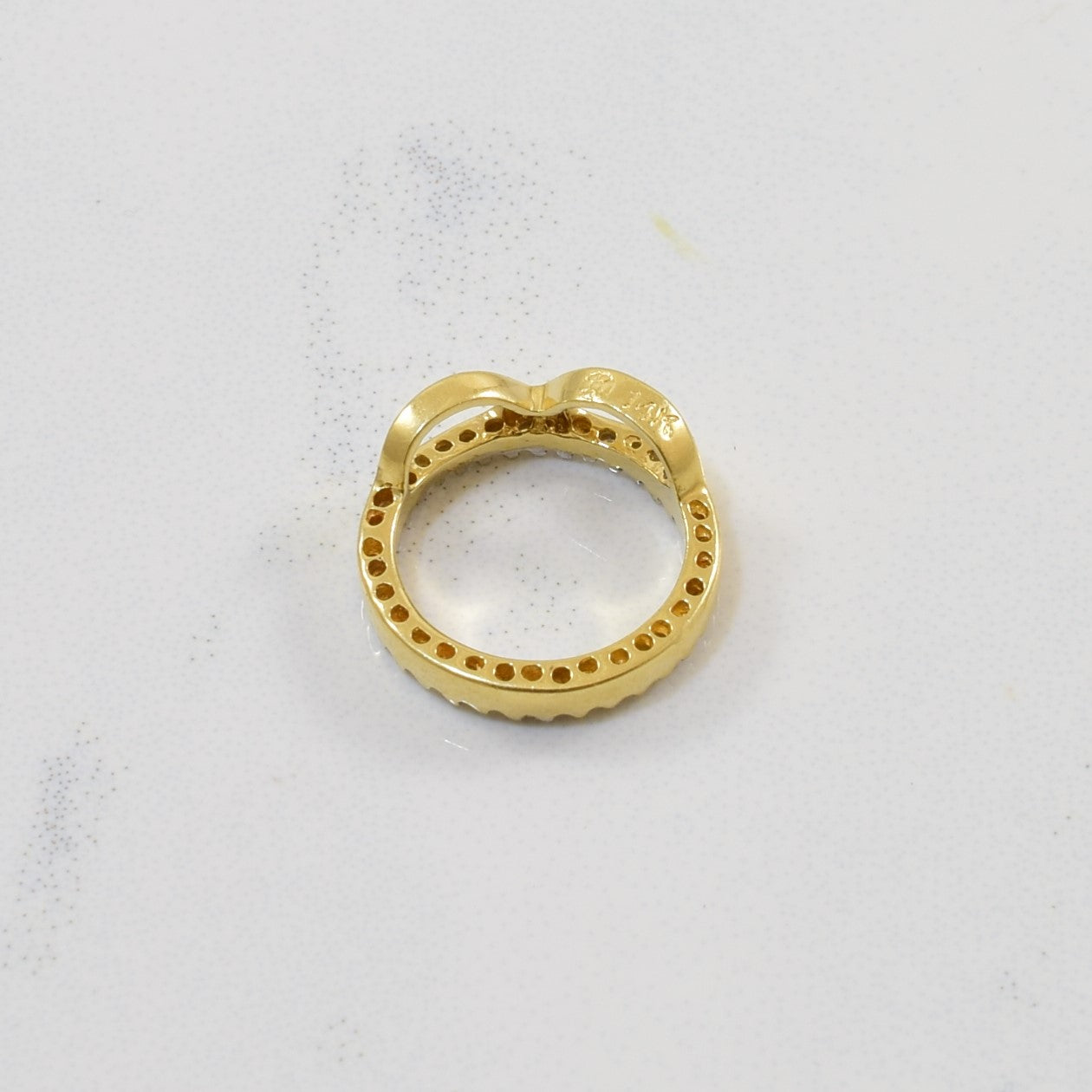 Yellow Gold Diamond Circle Pendant | 0.10ctw |