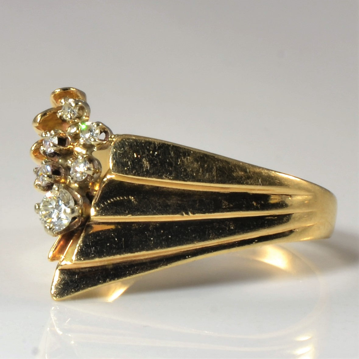 Cluster Diamond Chevron Ring | 0.19ctw | SZ 7.5 |
