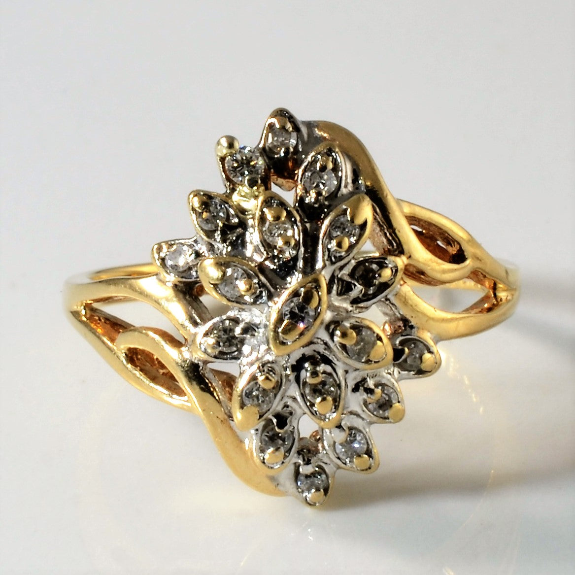 Floral Diamond Cluster Ring | 0.095ctw | SZ 7 |