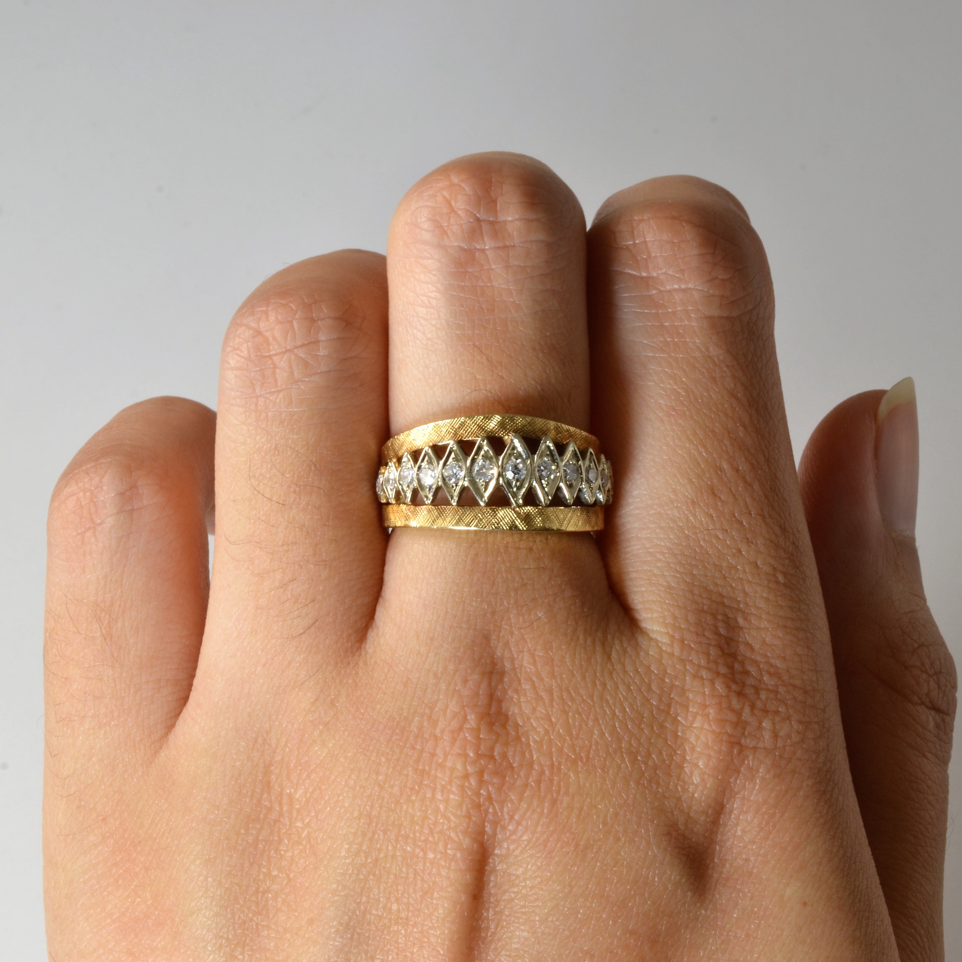Marquise Shaped Tapered Gold Ring | 0.22ctw | SZ 6.5 |