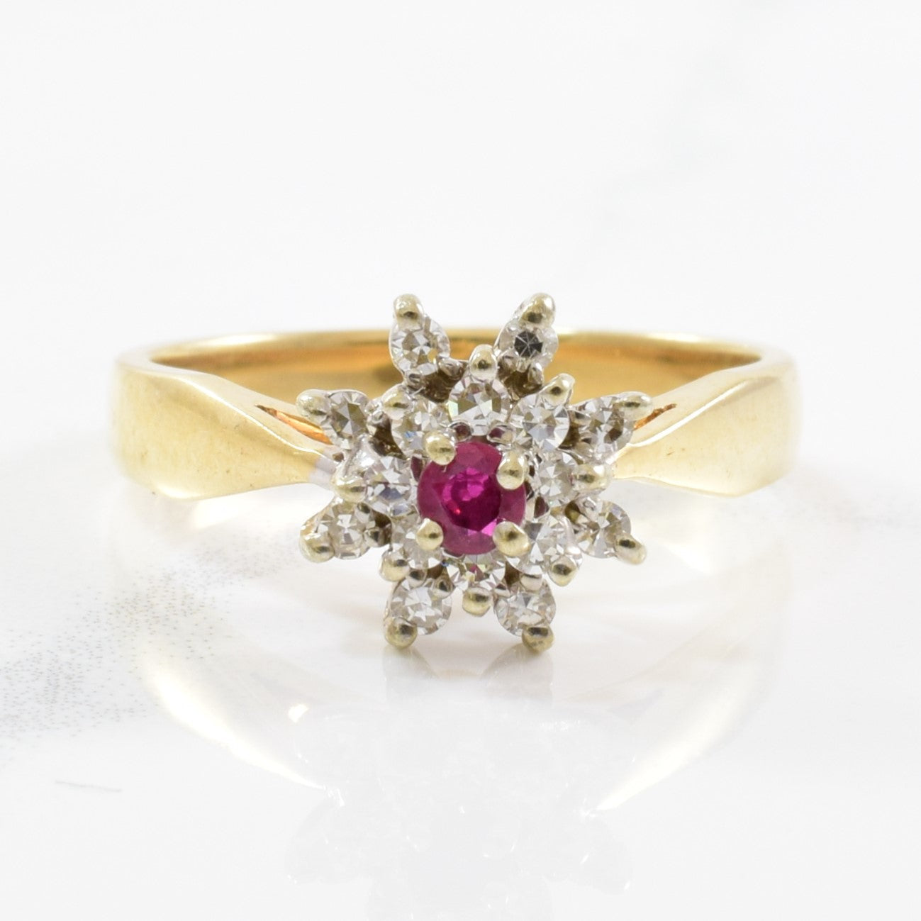 Floral Diamond & Ruby Ring | 0.20ctw, 0.10ct | SZ 6 |