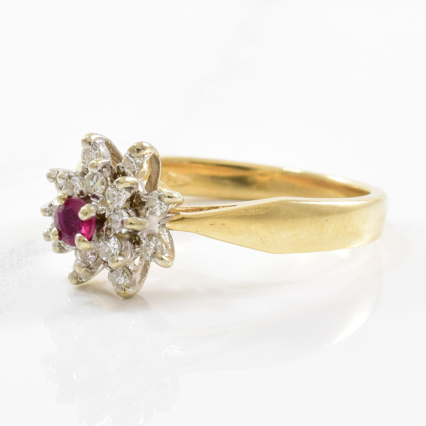 Floral Diamond & Ruby Ring | 0.20ctw, 0.10ct | SZ 6 |