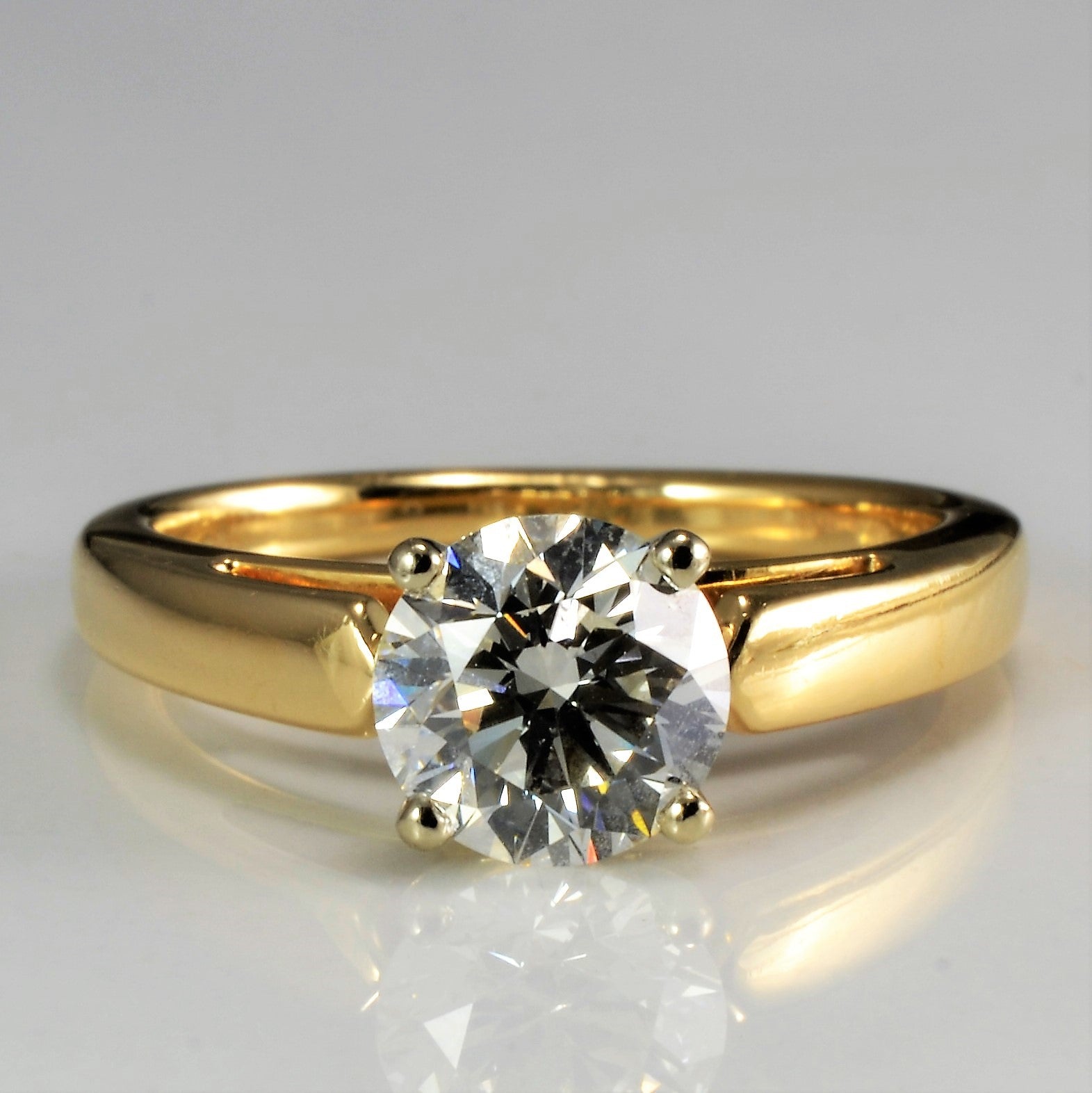 Tapered Solitaire Diamond Engagement Ring | 1.05 ct, SZ 4.5 | VVS2, I |