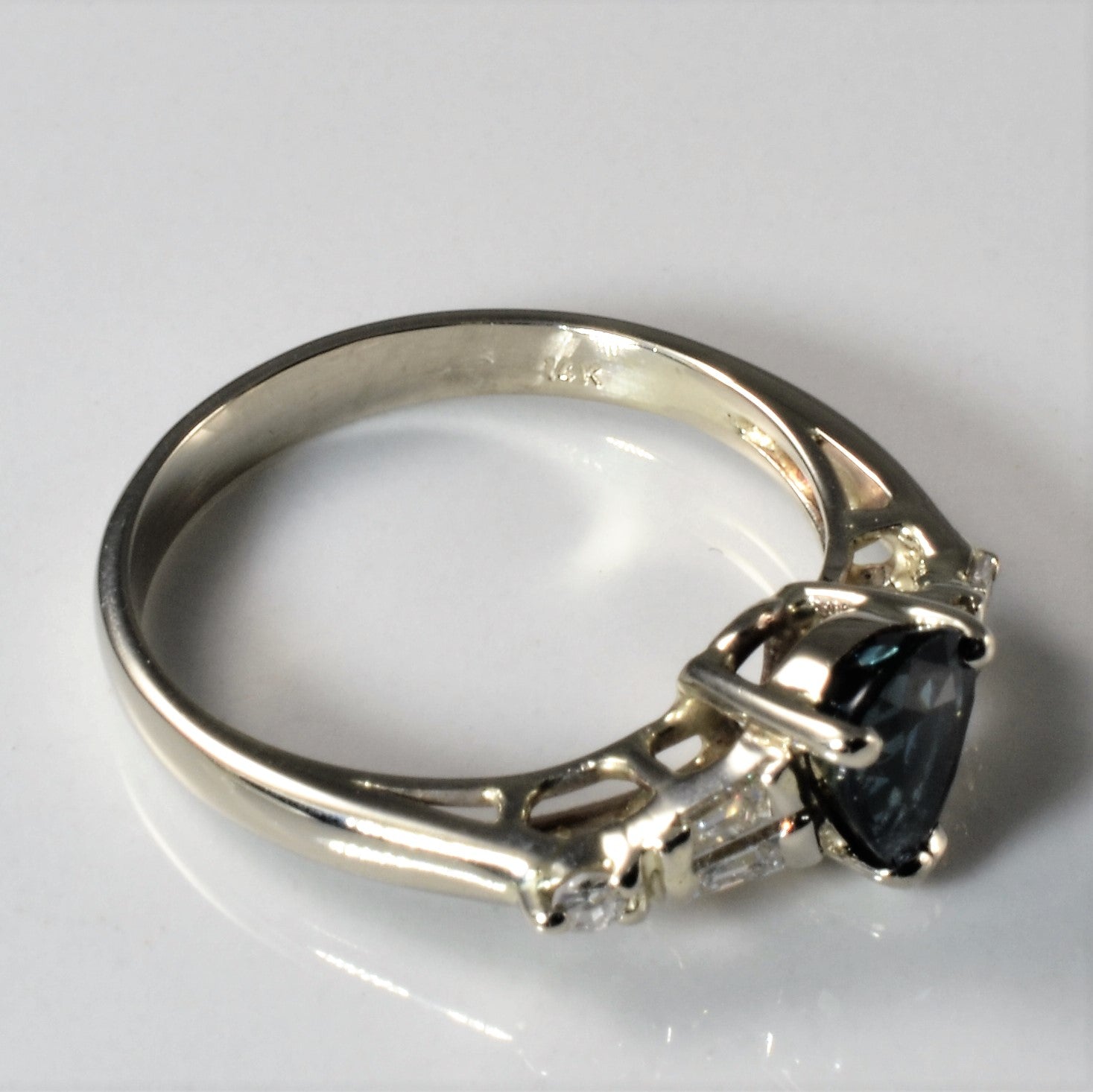 Retro Era Sapphire & Diamond Ring | 0.14ctw, 0.80ct | SZ 6.25 |