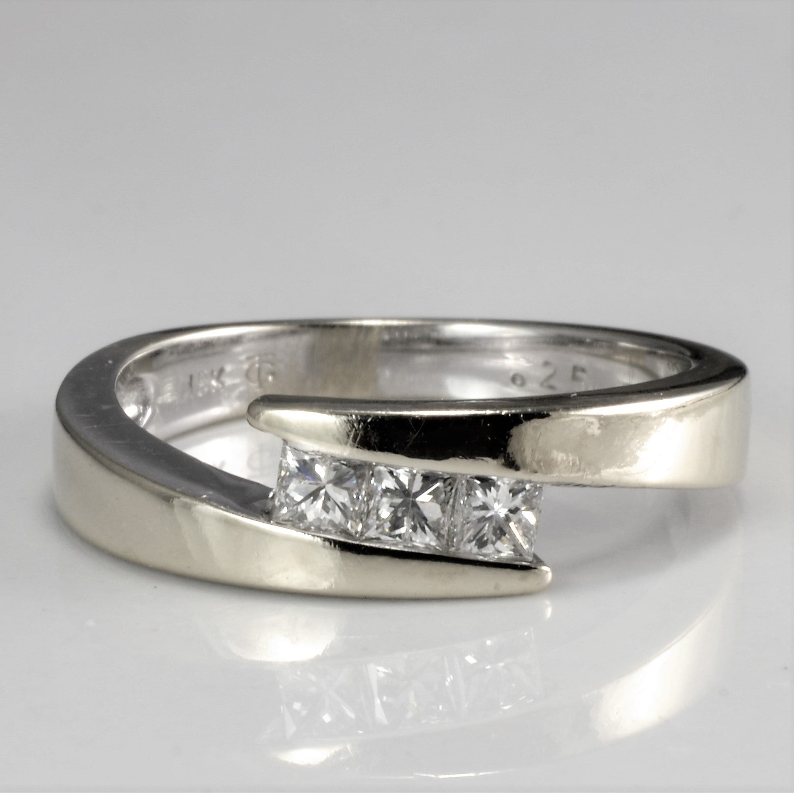 Bypass Three Stone Diamond Ring | 0.25 ctw, SZ 5 |