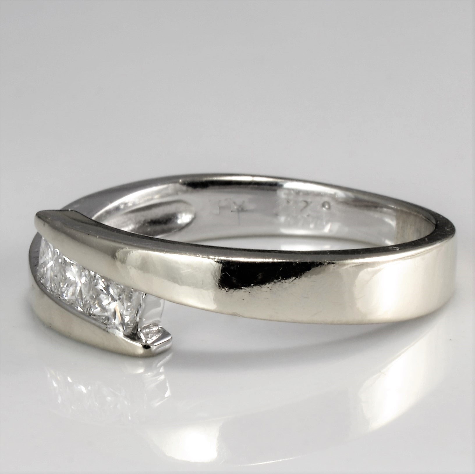 Bypass Three Stone Diamond Ring | 0.25 ctw, SZ 5 |