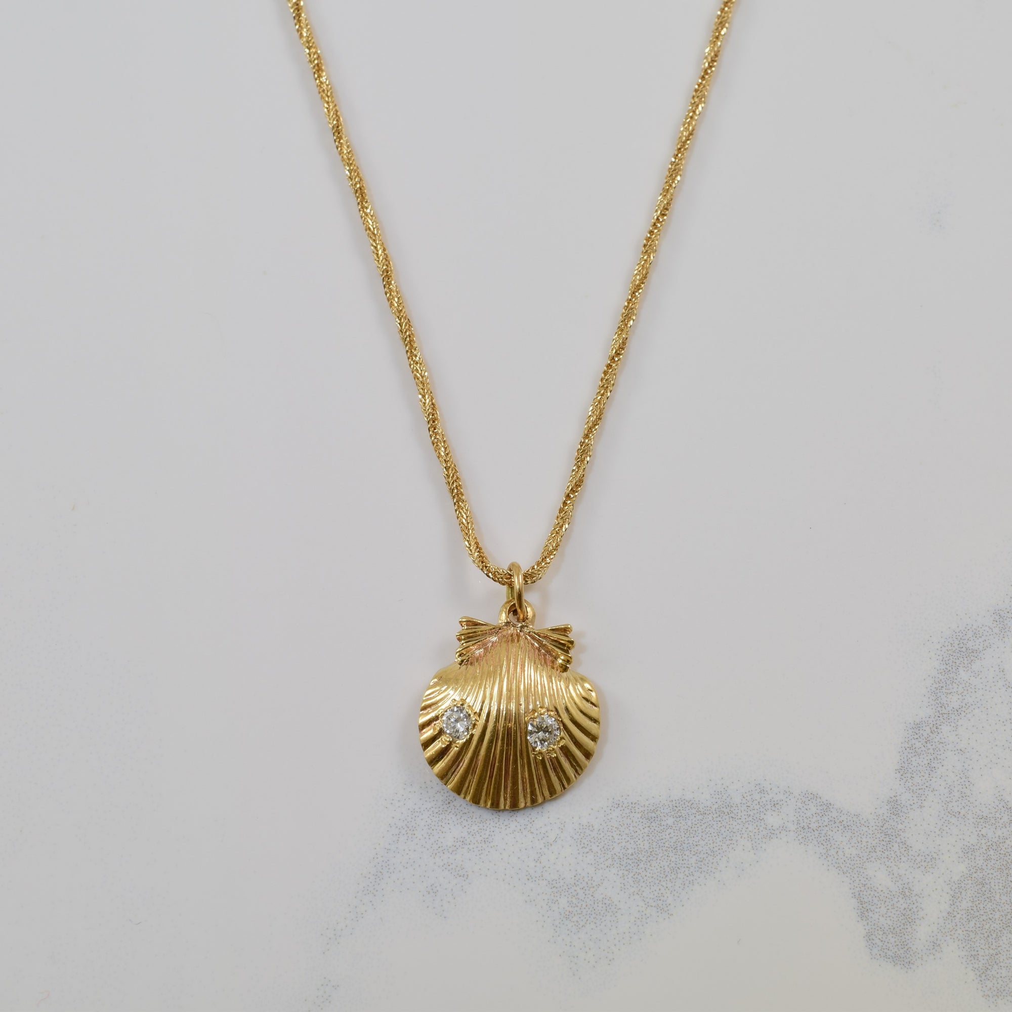 Diamond Seashell Necklace | 0.14ctw | 16