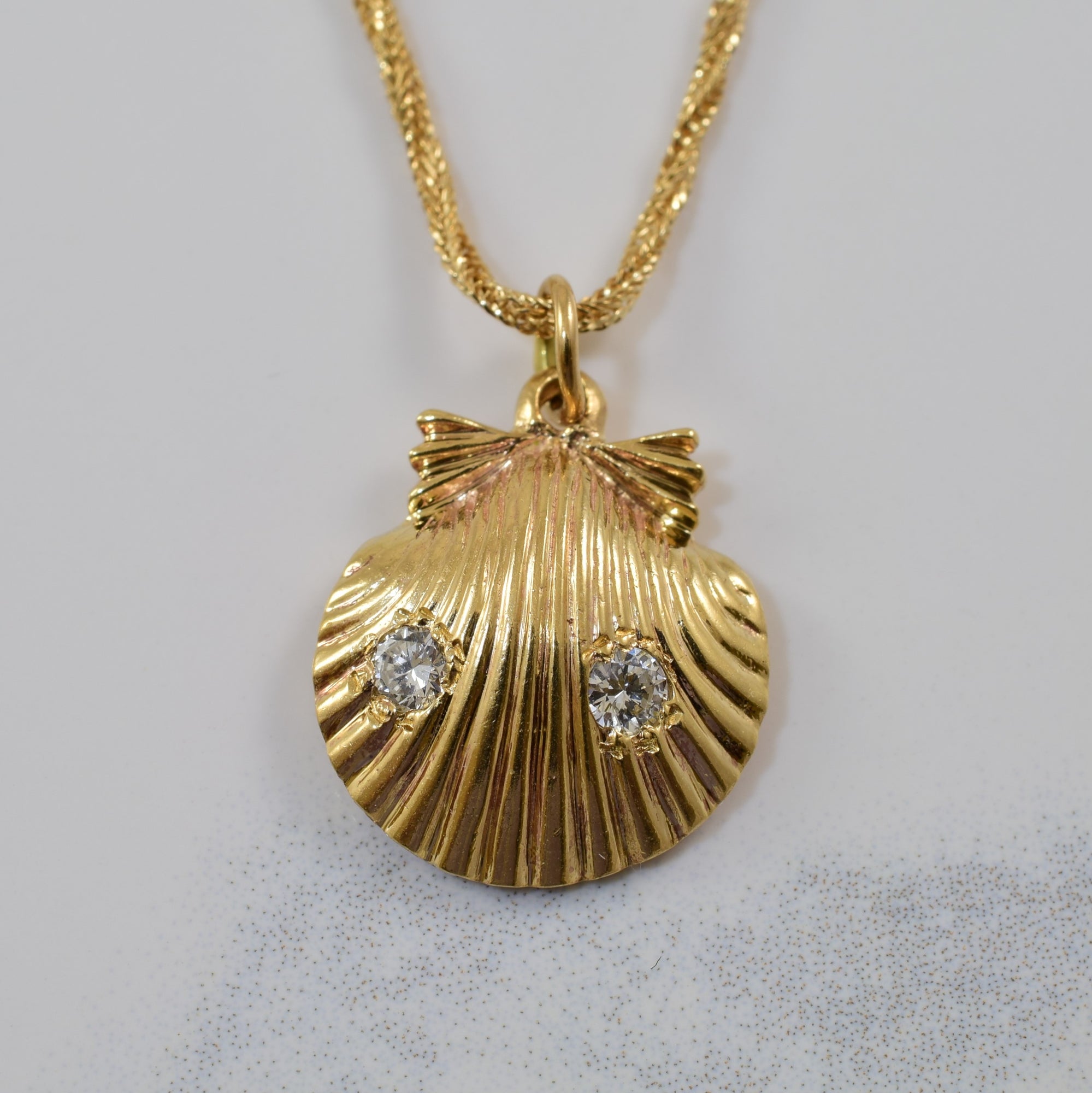 Diamond Seashell Necklace | 0.14ctw | 16