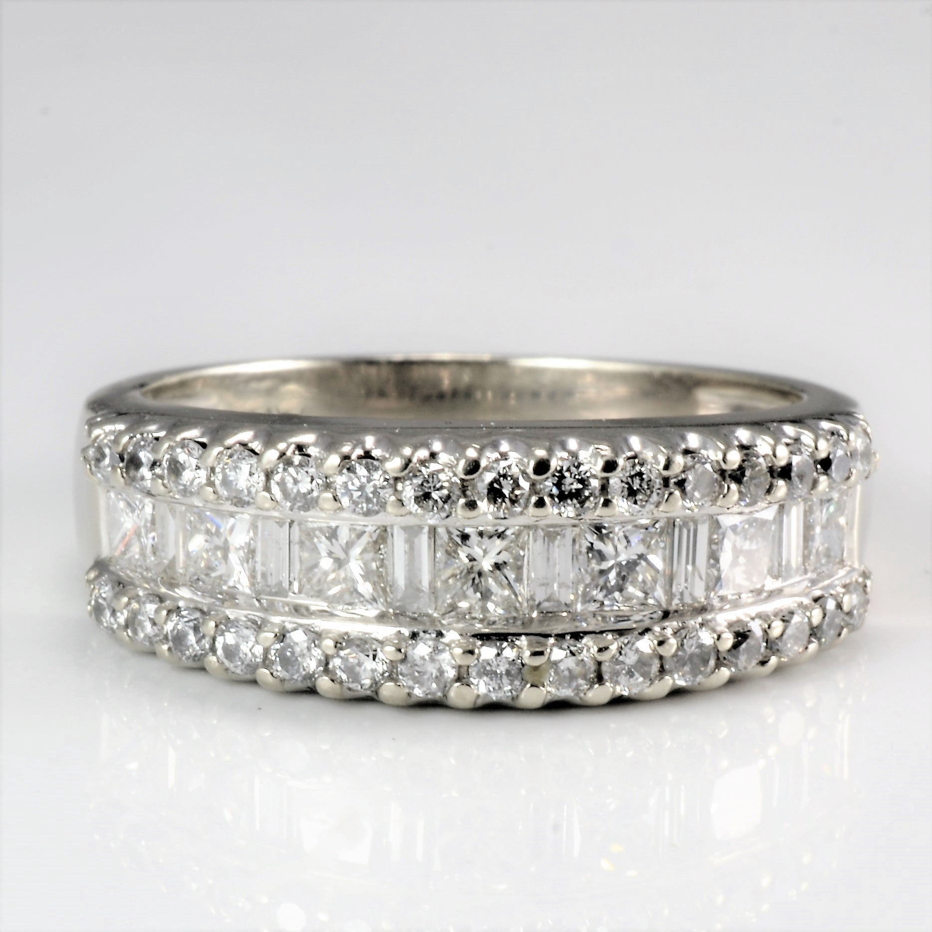 Cluster Multi- Diamond Ladies Ring | 0.82 ctw, SZ 6.25 |