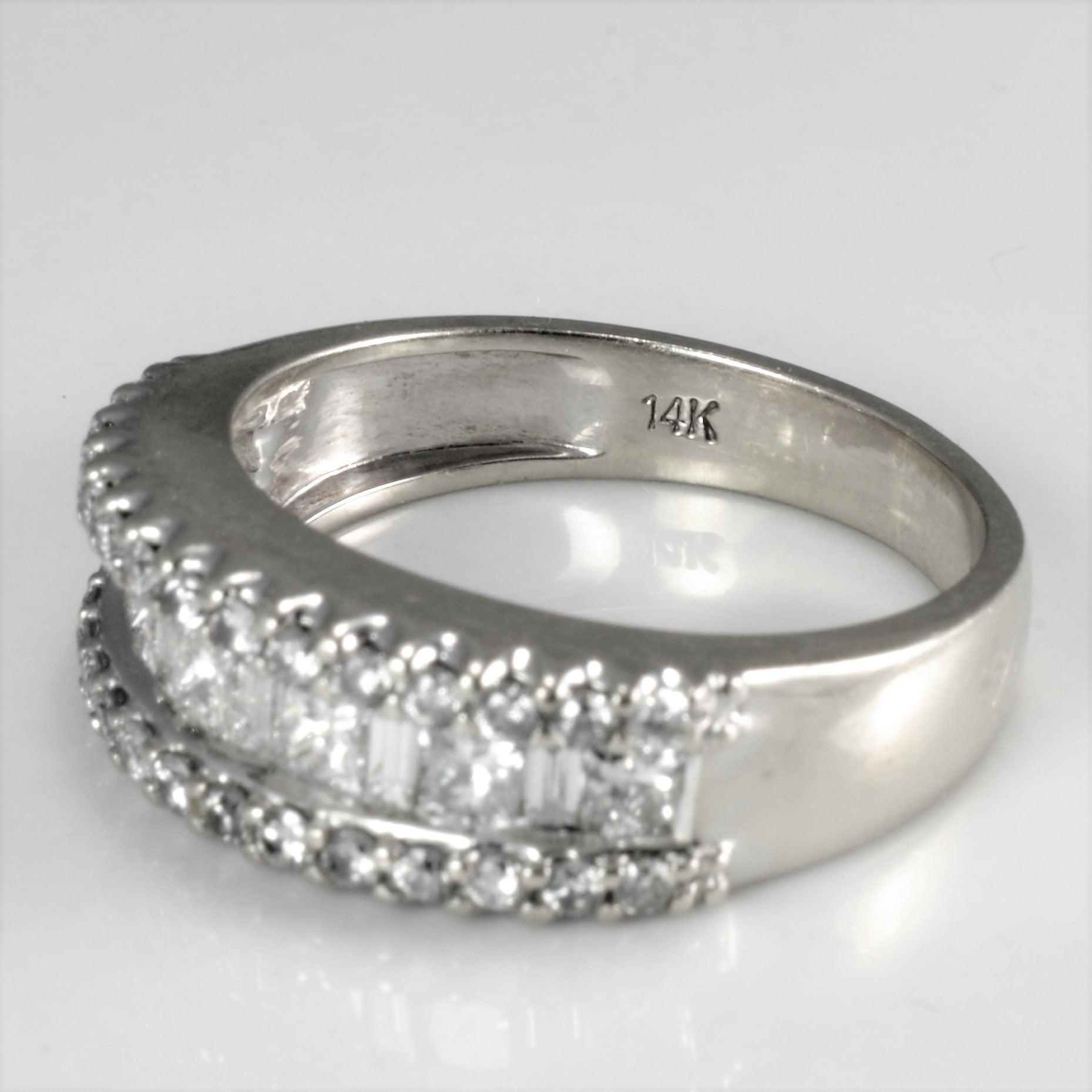 Cluster Multi- Diamond Ladies Ring | 0.82 ctw, SZ 6.25 |