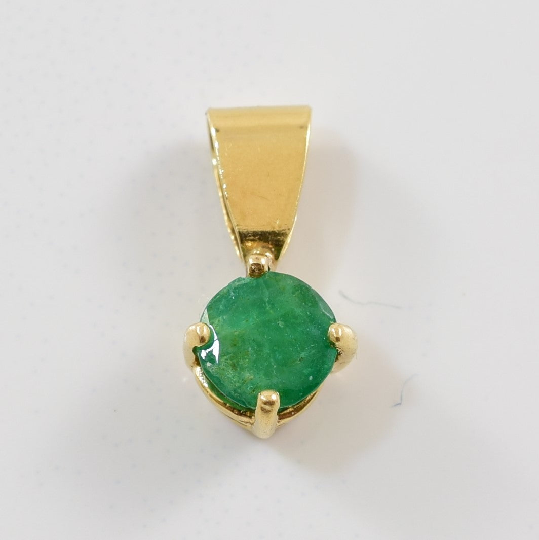 Petite Round Emerald Pendant | 0.42ct |
